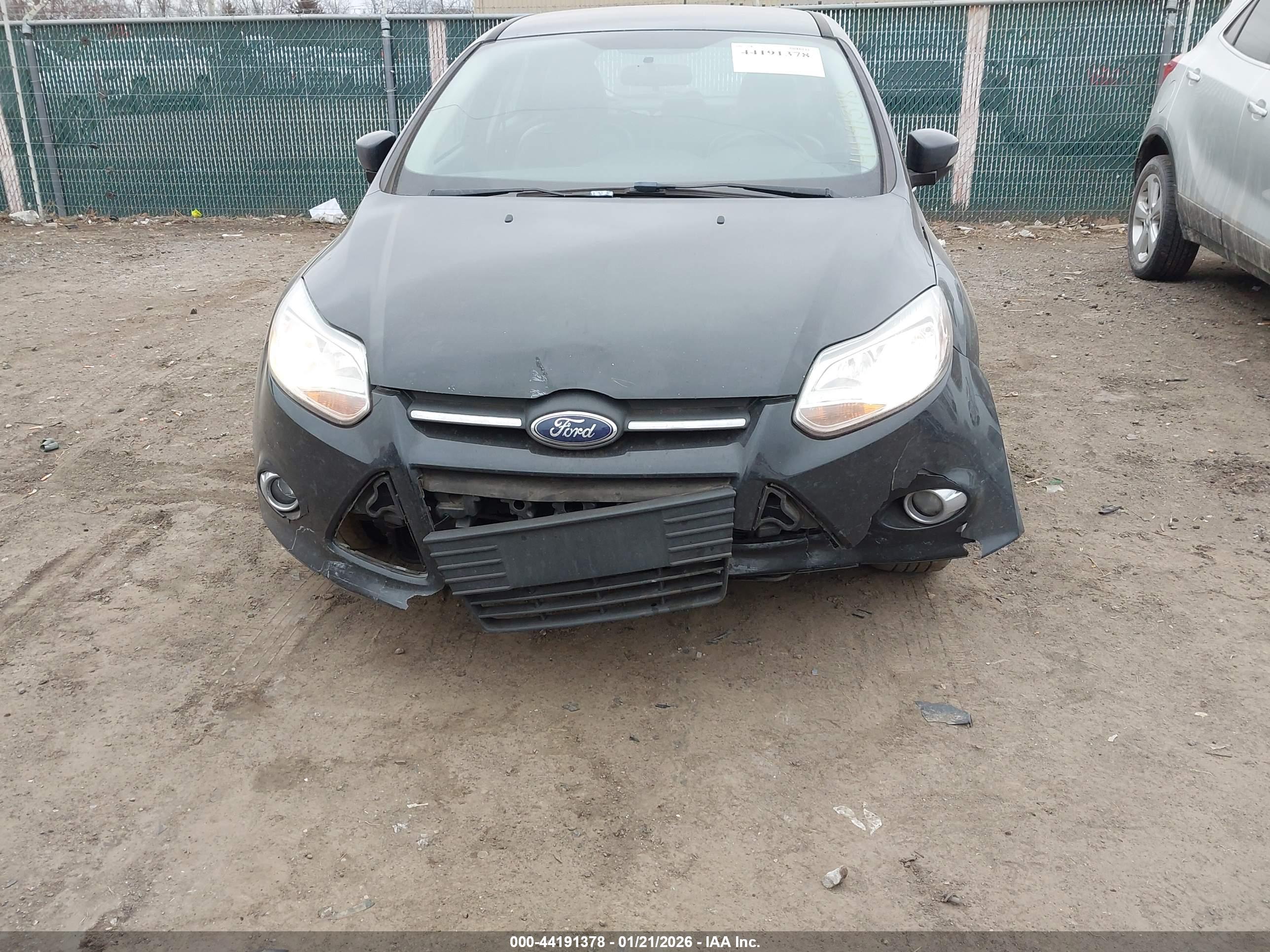 FORD FOCUS image 6