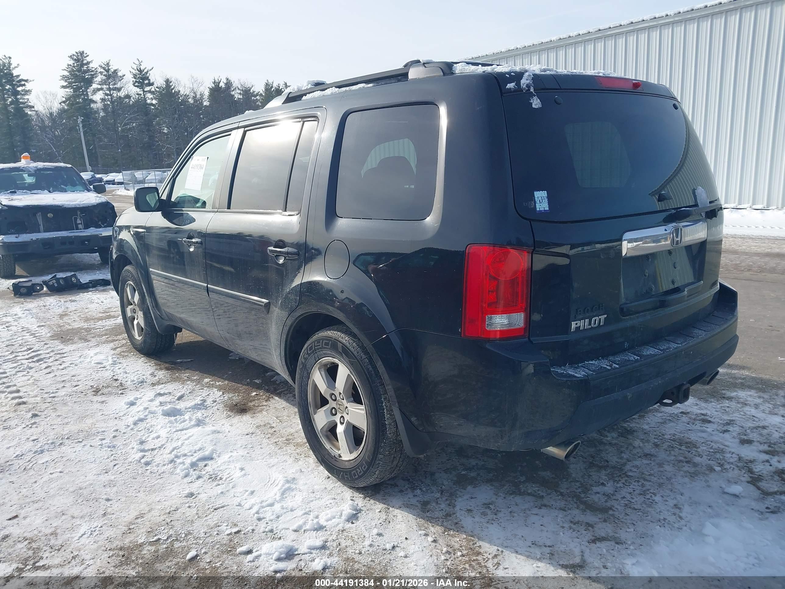 HONDA PILOT image 3