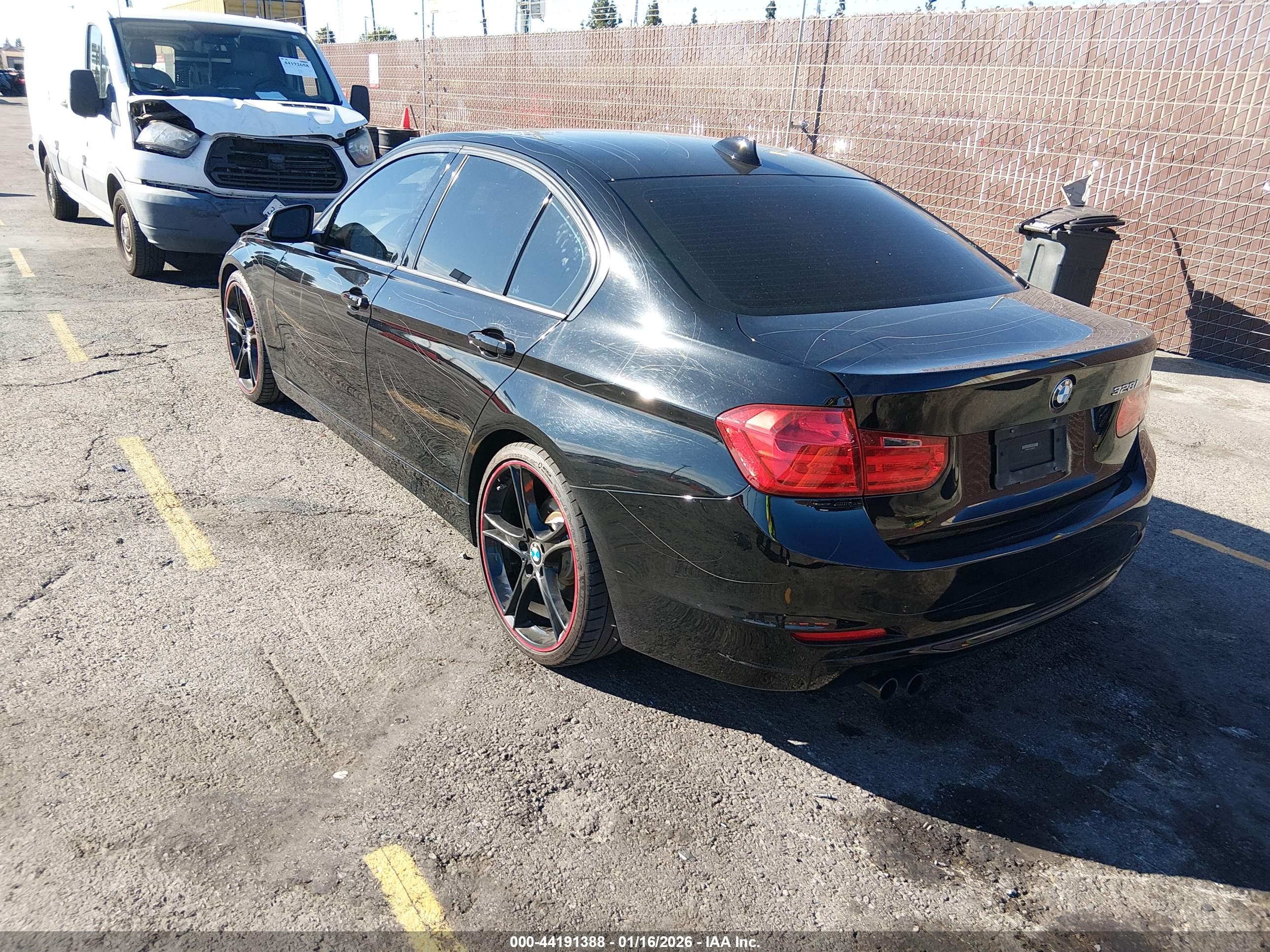 BMW 328I image 3