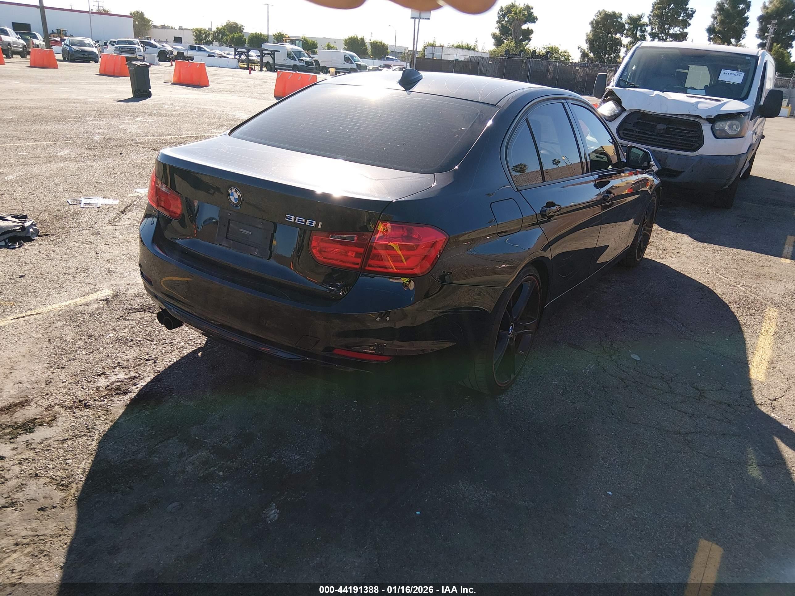 BMW 328I image 4