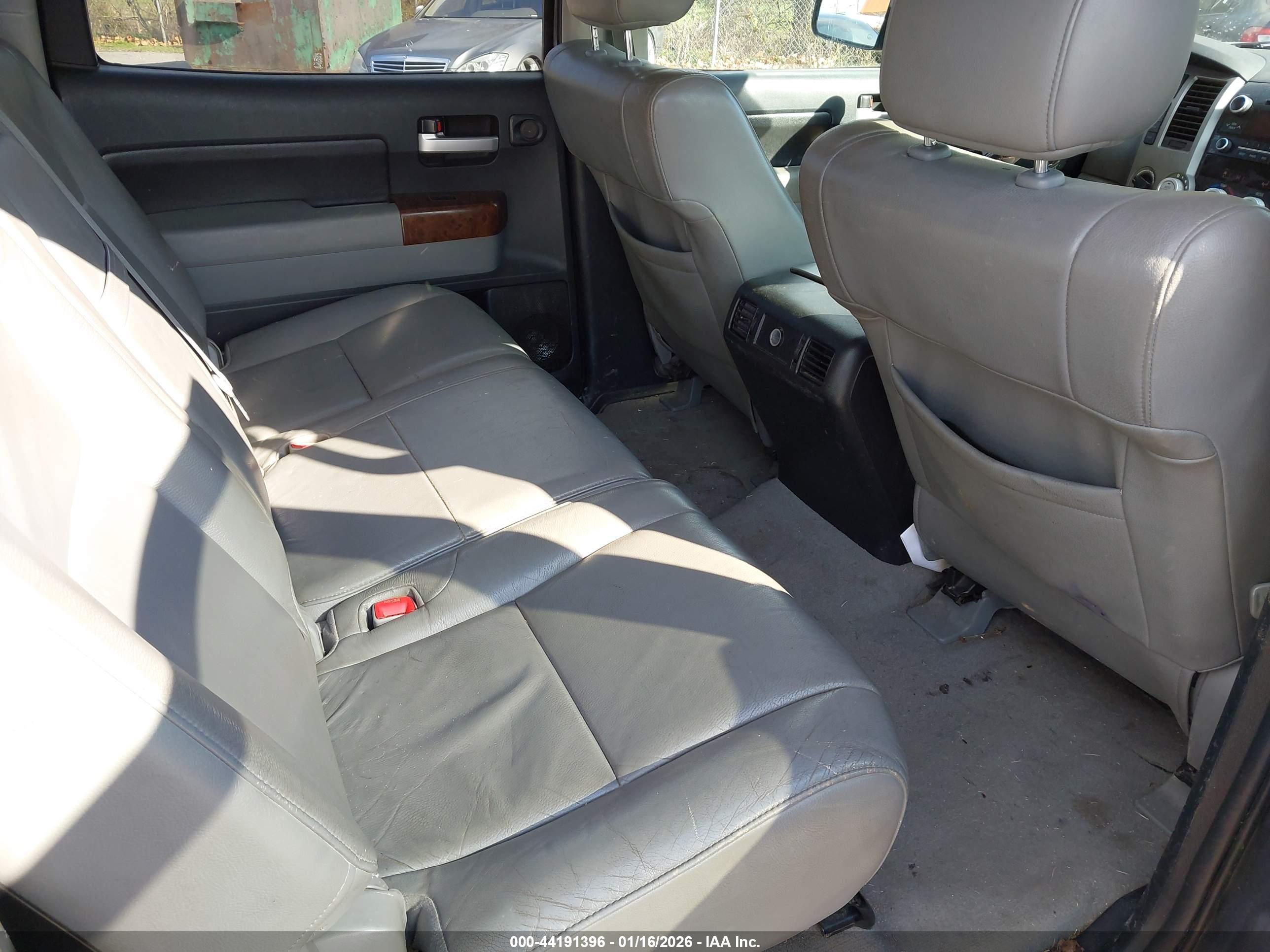 TOYOTA TUNDRA image 8