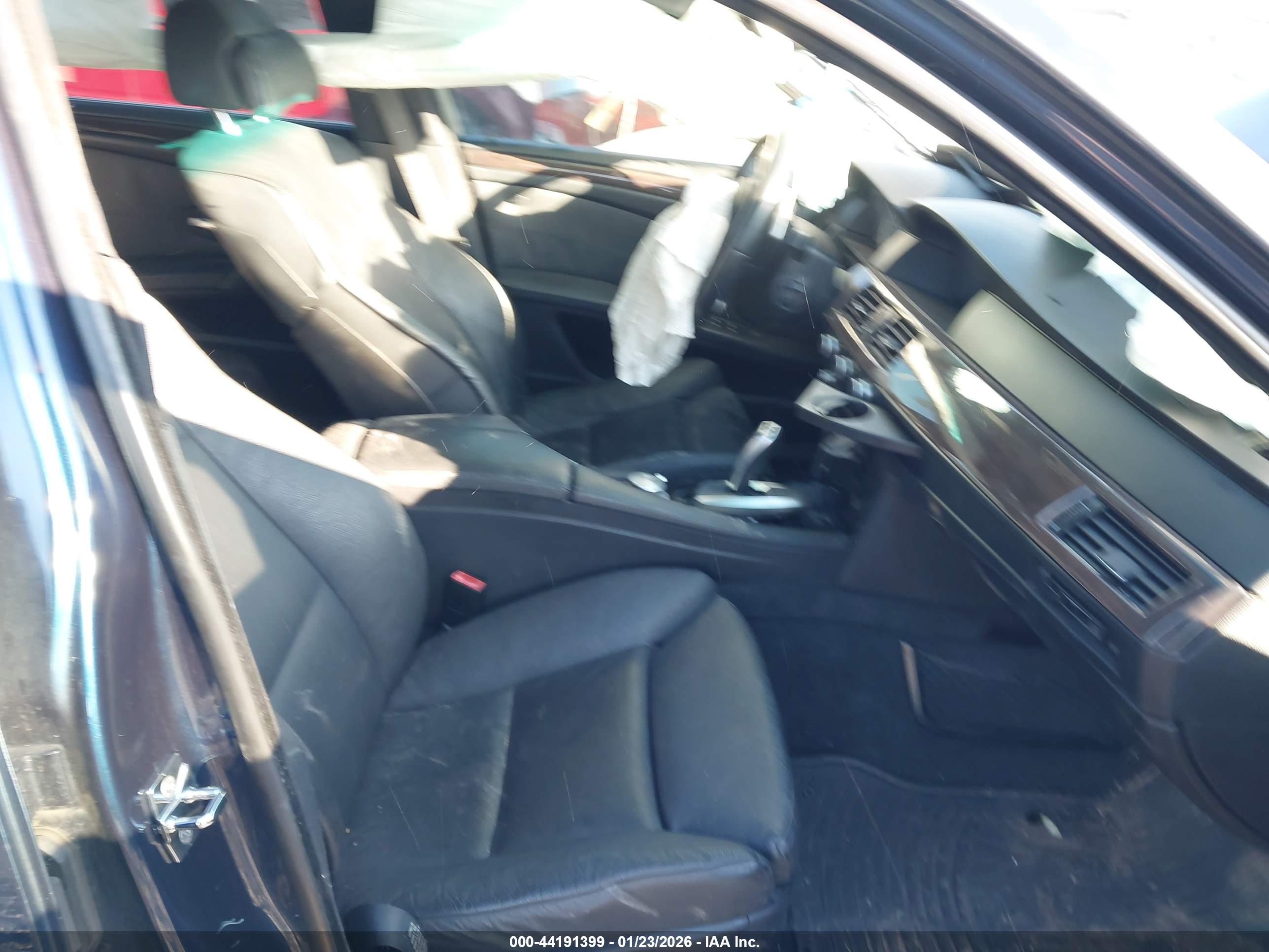 BMW 550I image 5