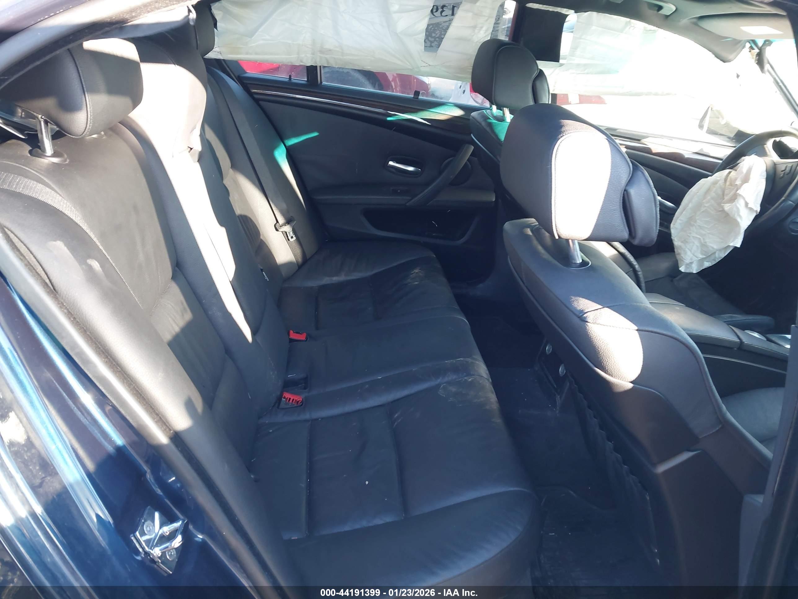 BMW 550I image 8