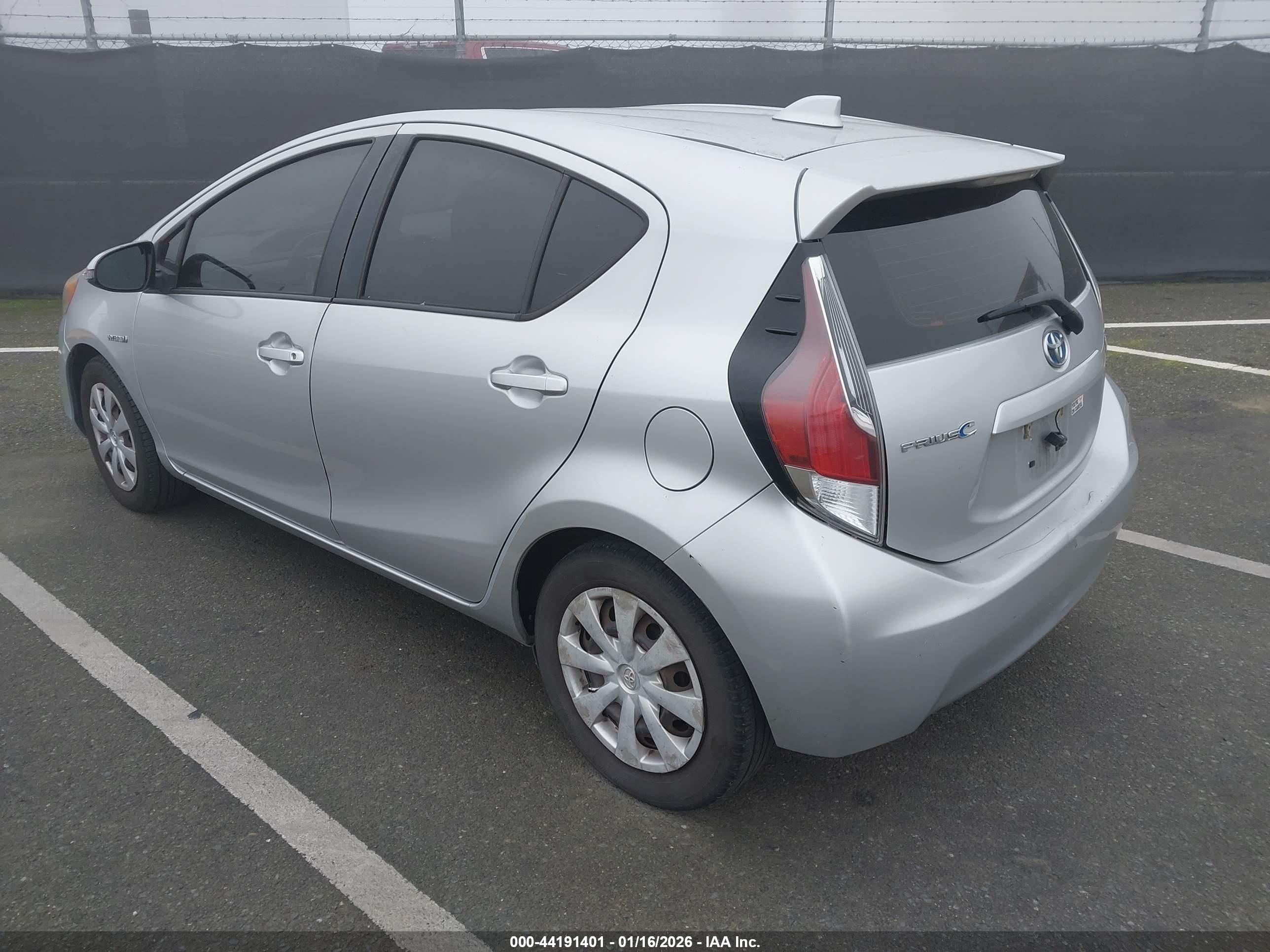 TOYOTA PRIUS image 3