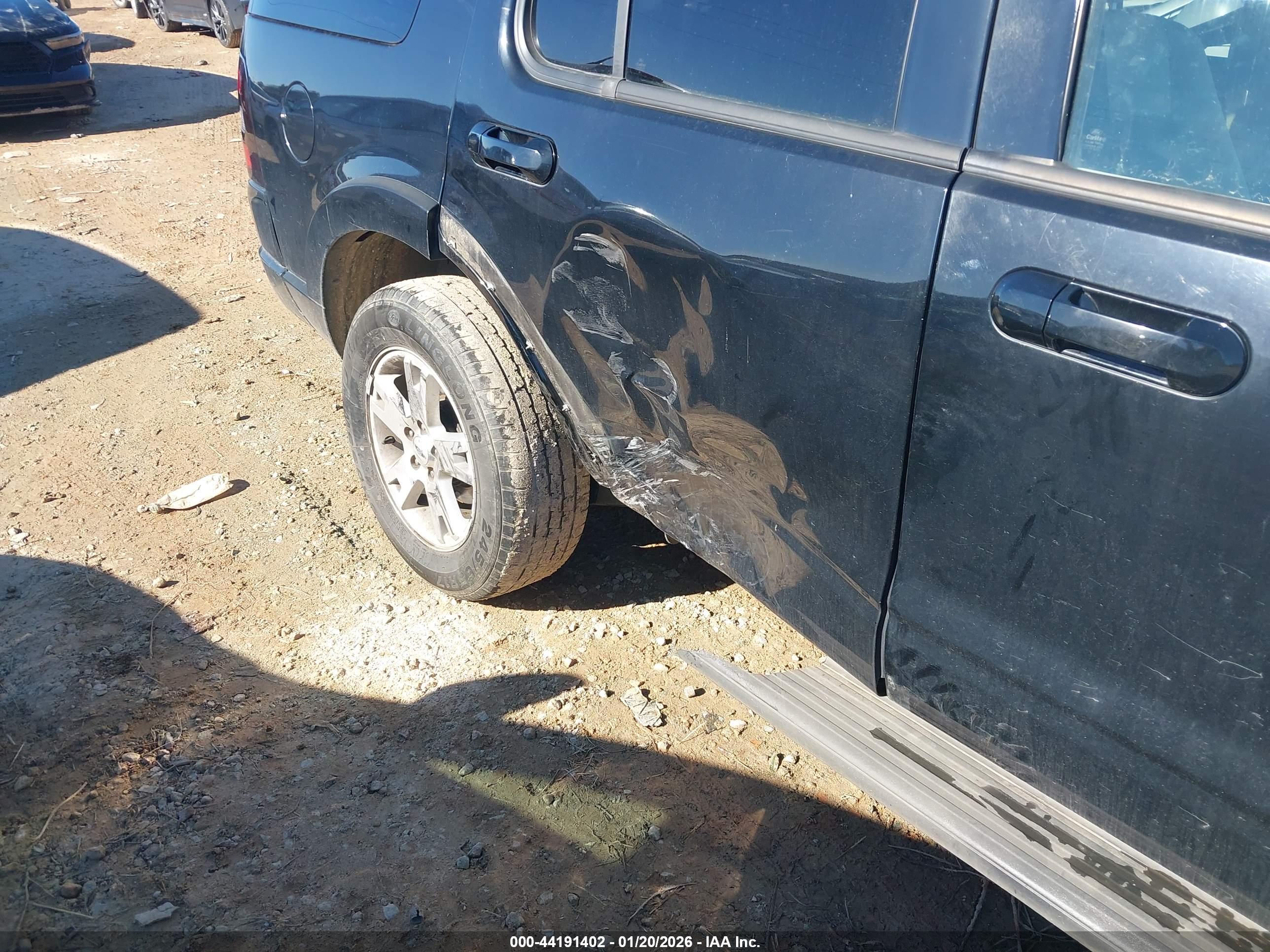 FORD EXPLORER image 6