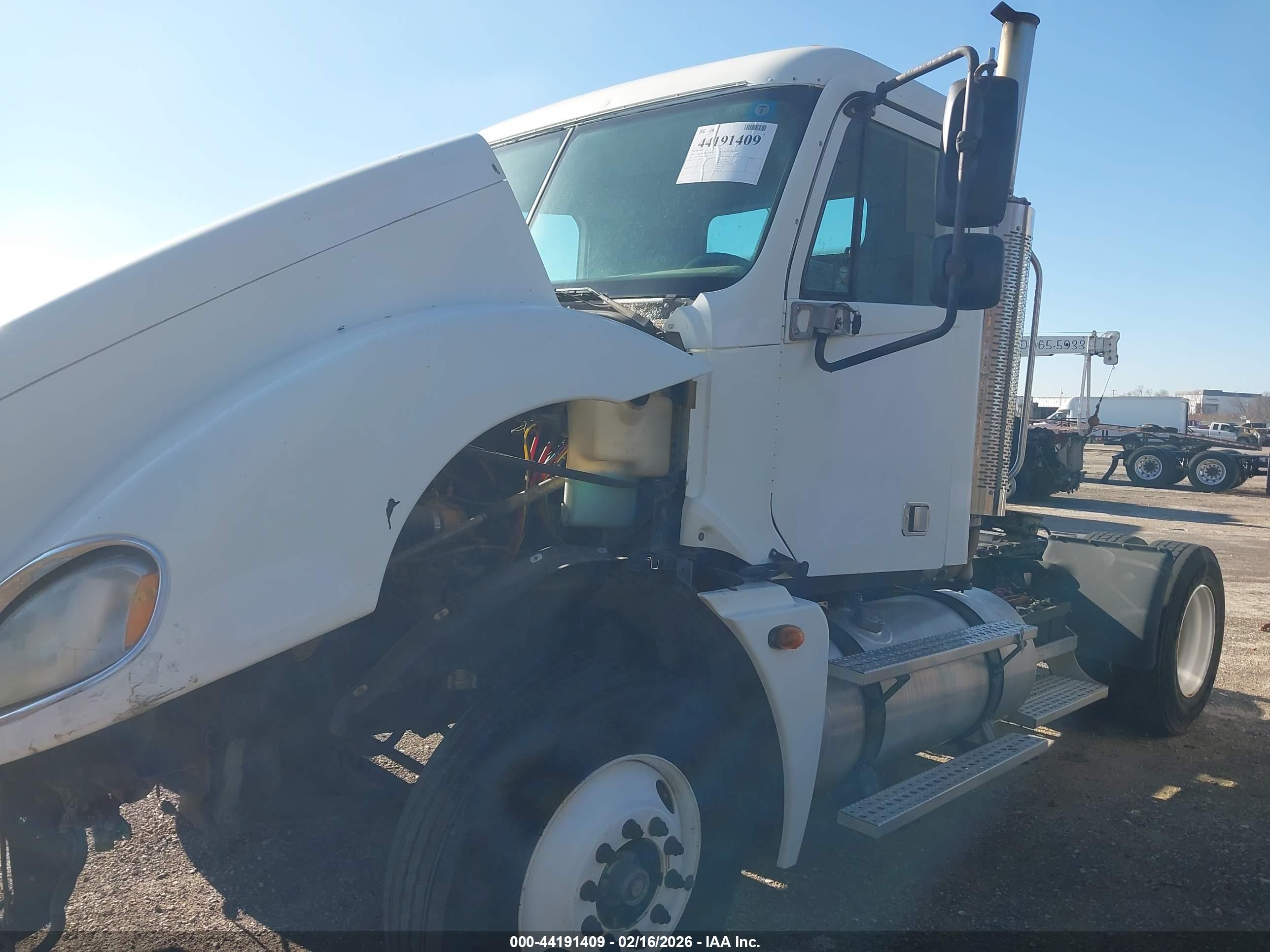 FREIGHTLINER CONVENTIONAL image 2
