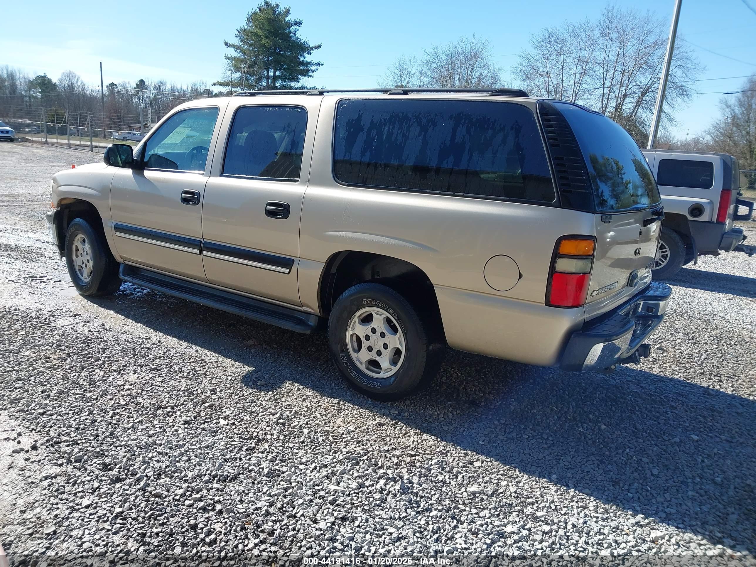 CHEVROLET SUBURBAN image 3