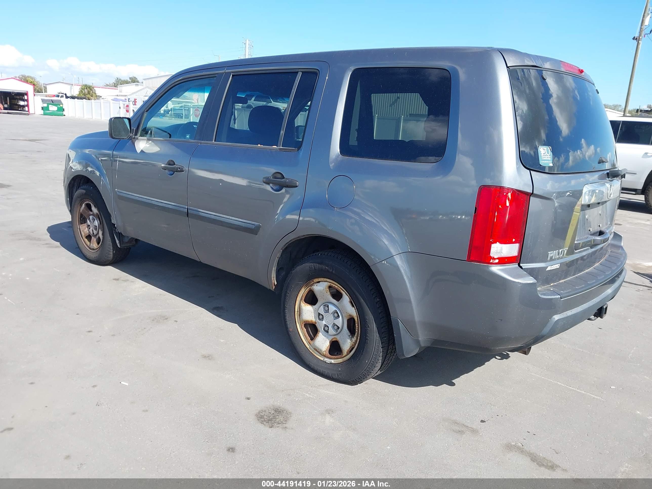 HONDA PILOT image 3