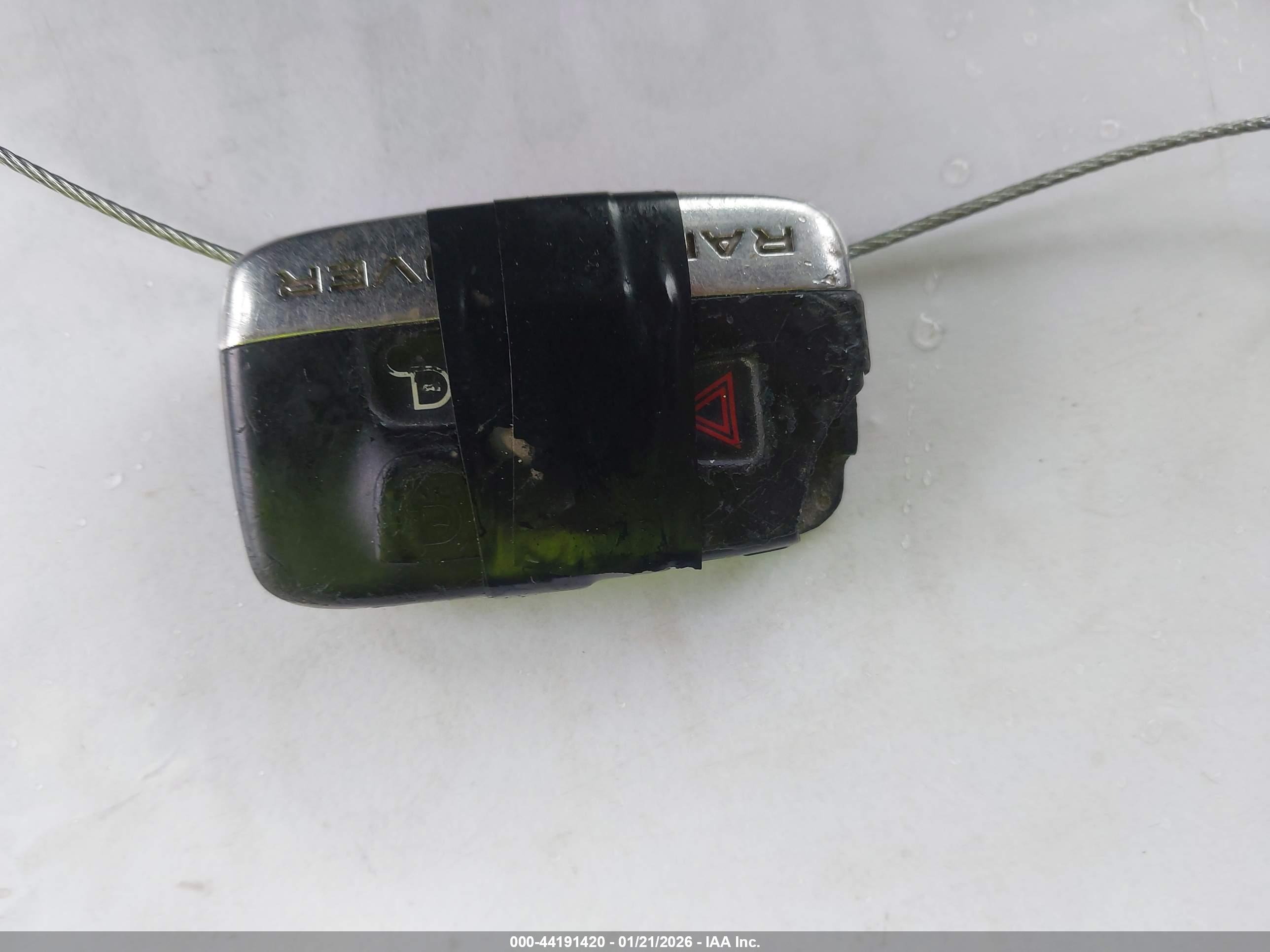 LAND ROVER image 11