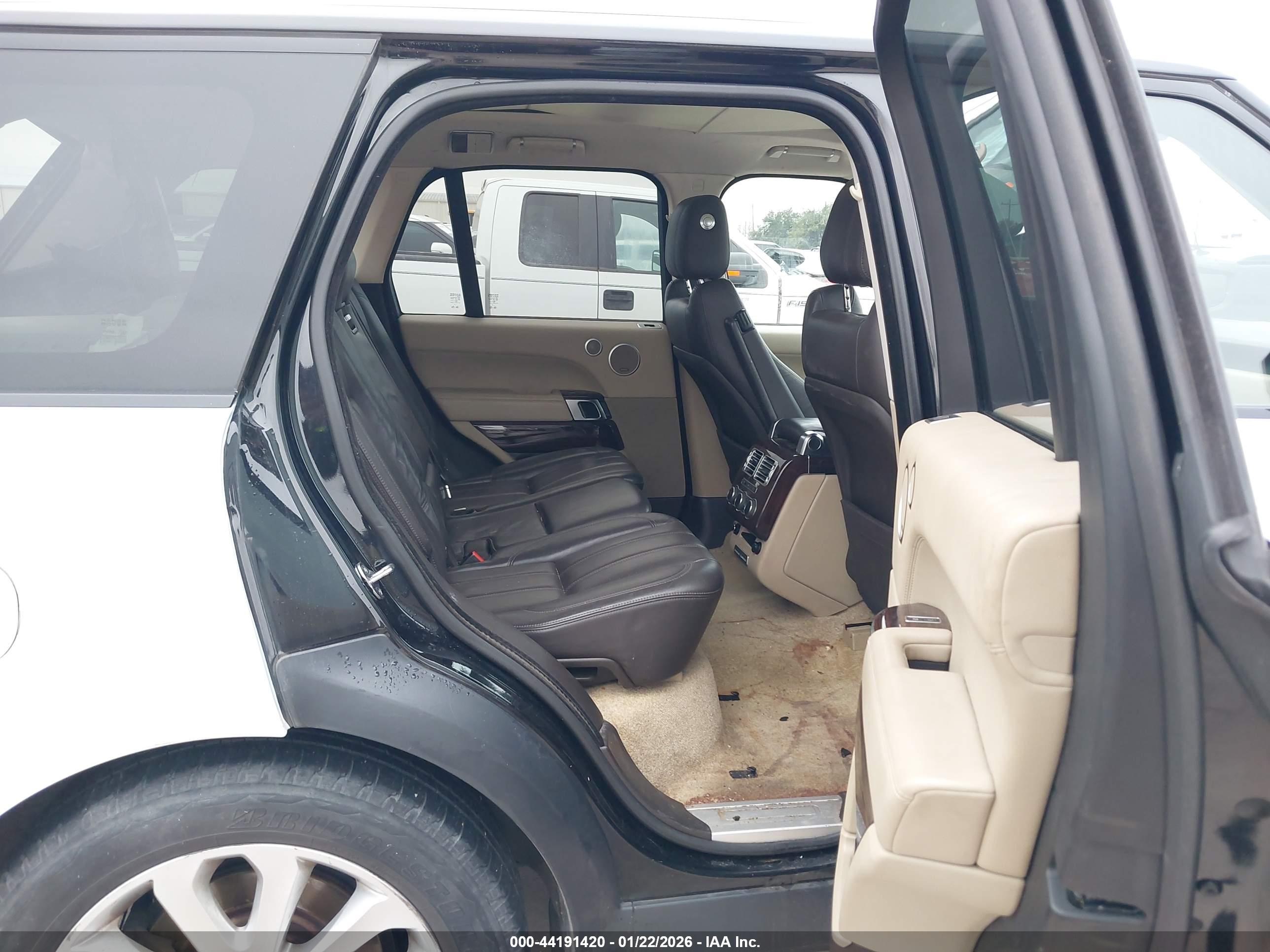 LAND ROVER image 8