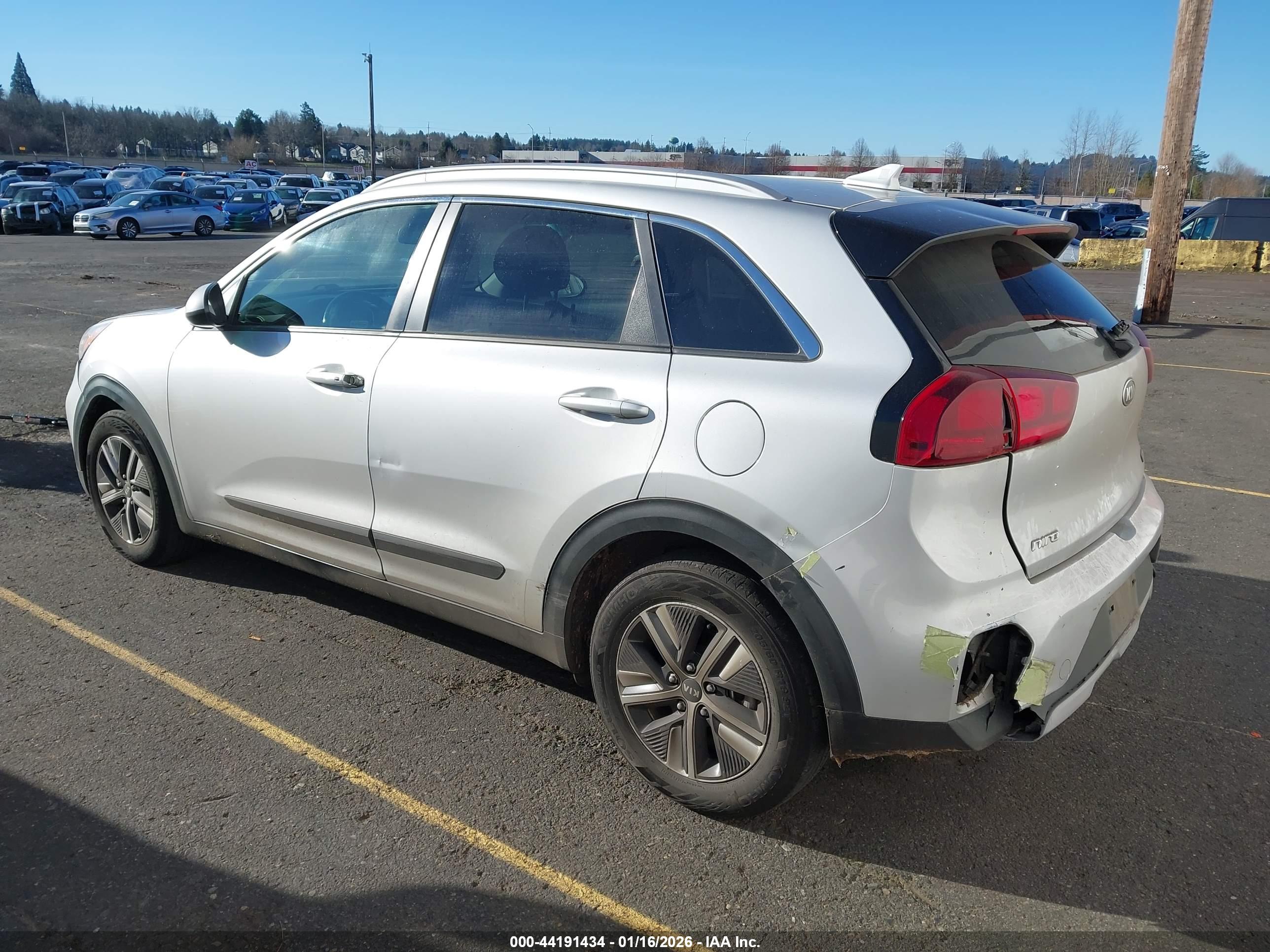 KIA NIRO image 3