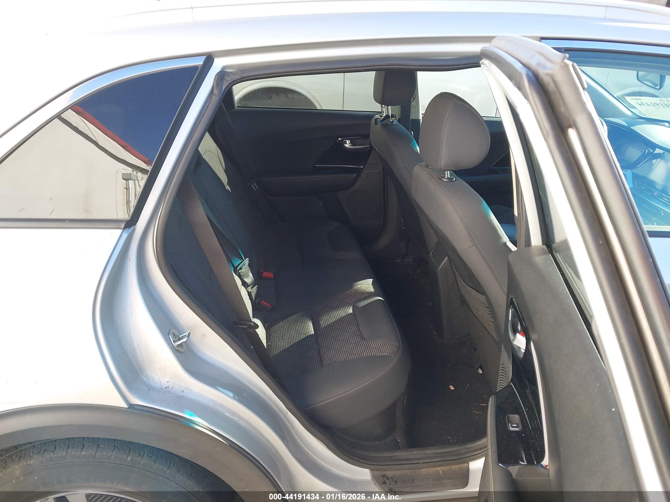KIA NIRO image 8