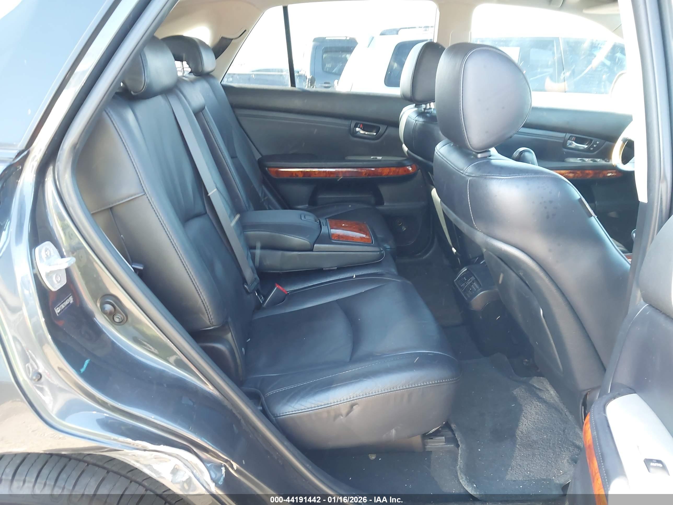 LEXUS RX image 8