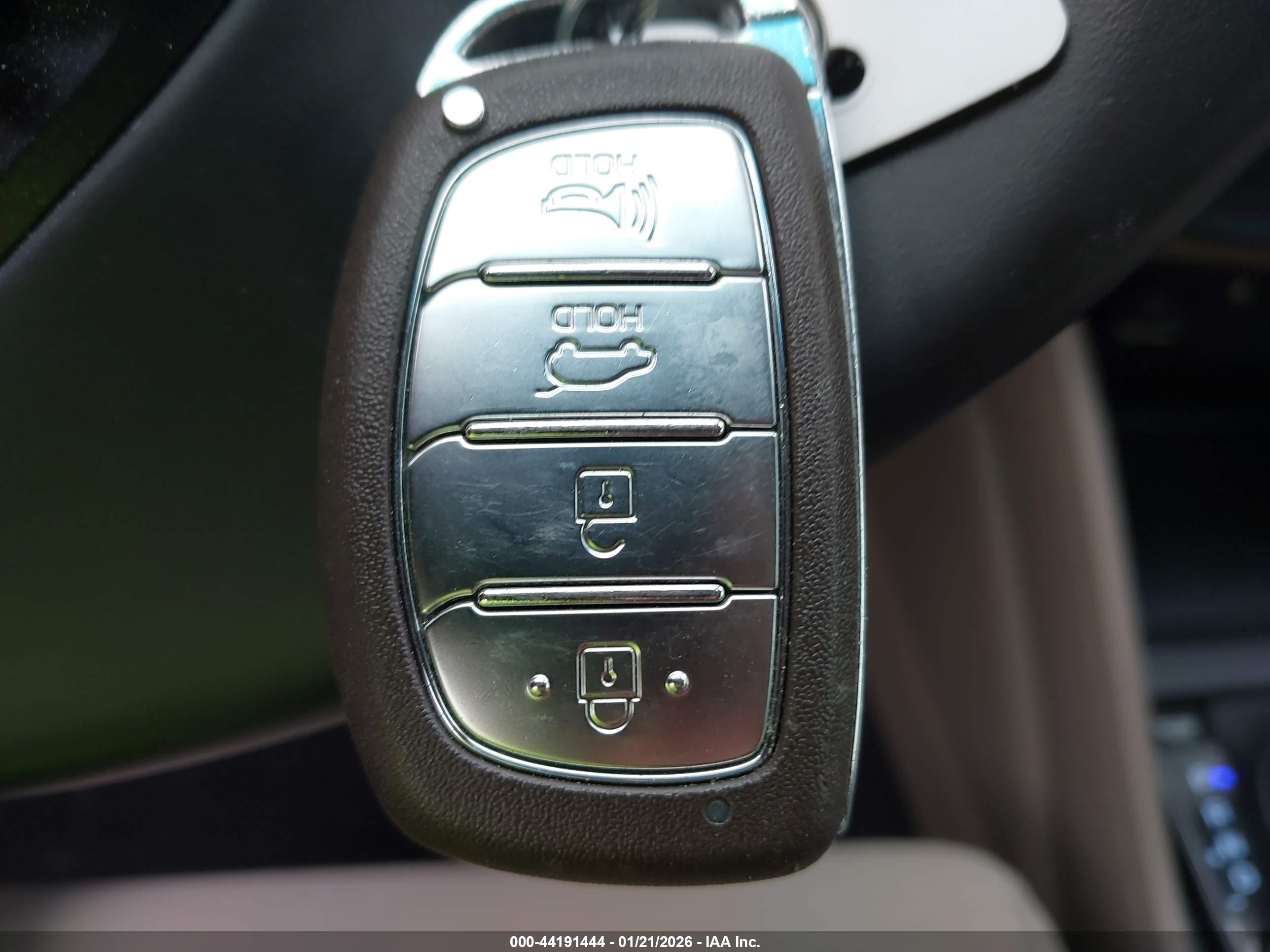 HYUNDAI TUCSON image 11