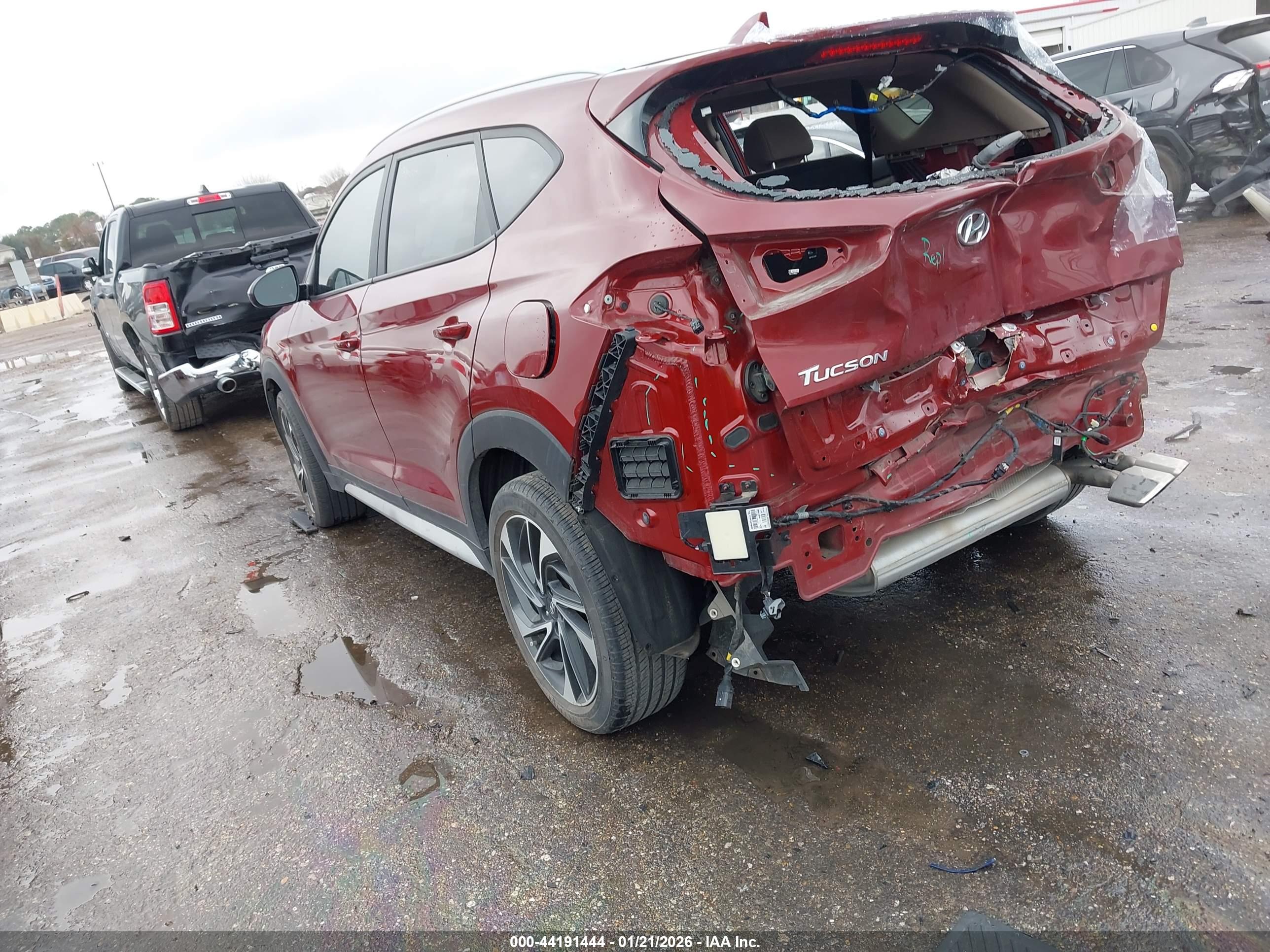 HYUNDAI TUCSON image 3