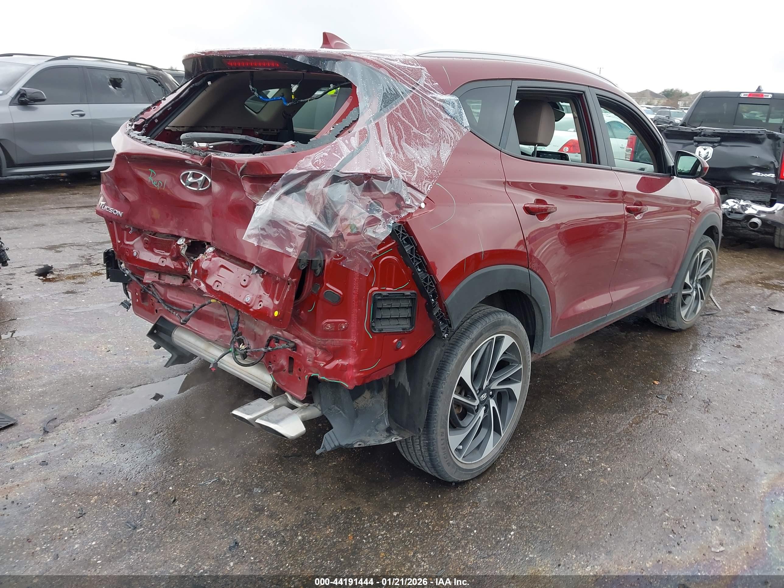 HYUNDAI TUCSON image 4