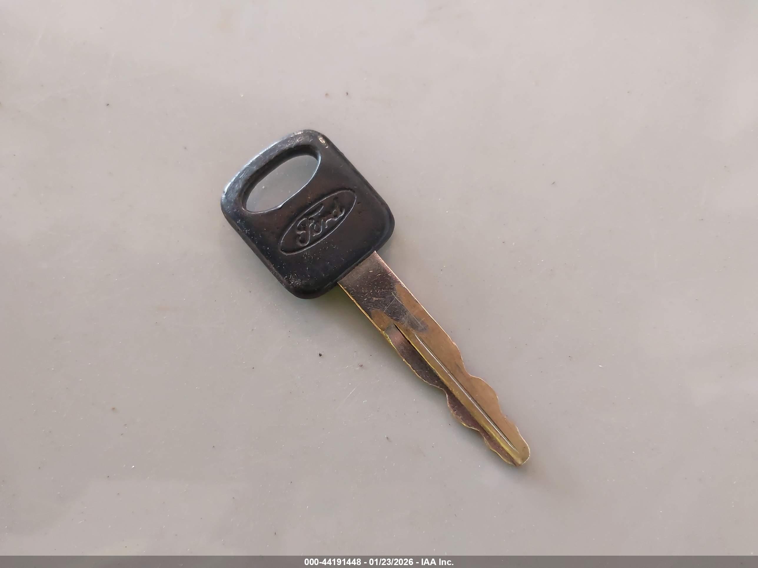 FORD E-150 image 11