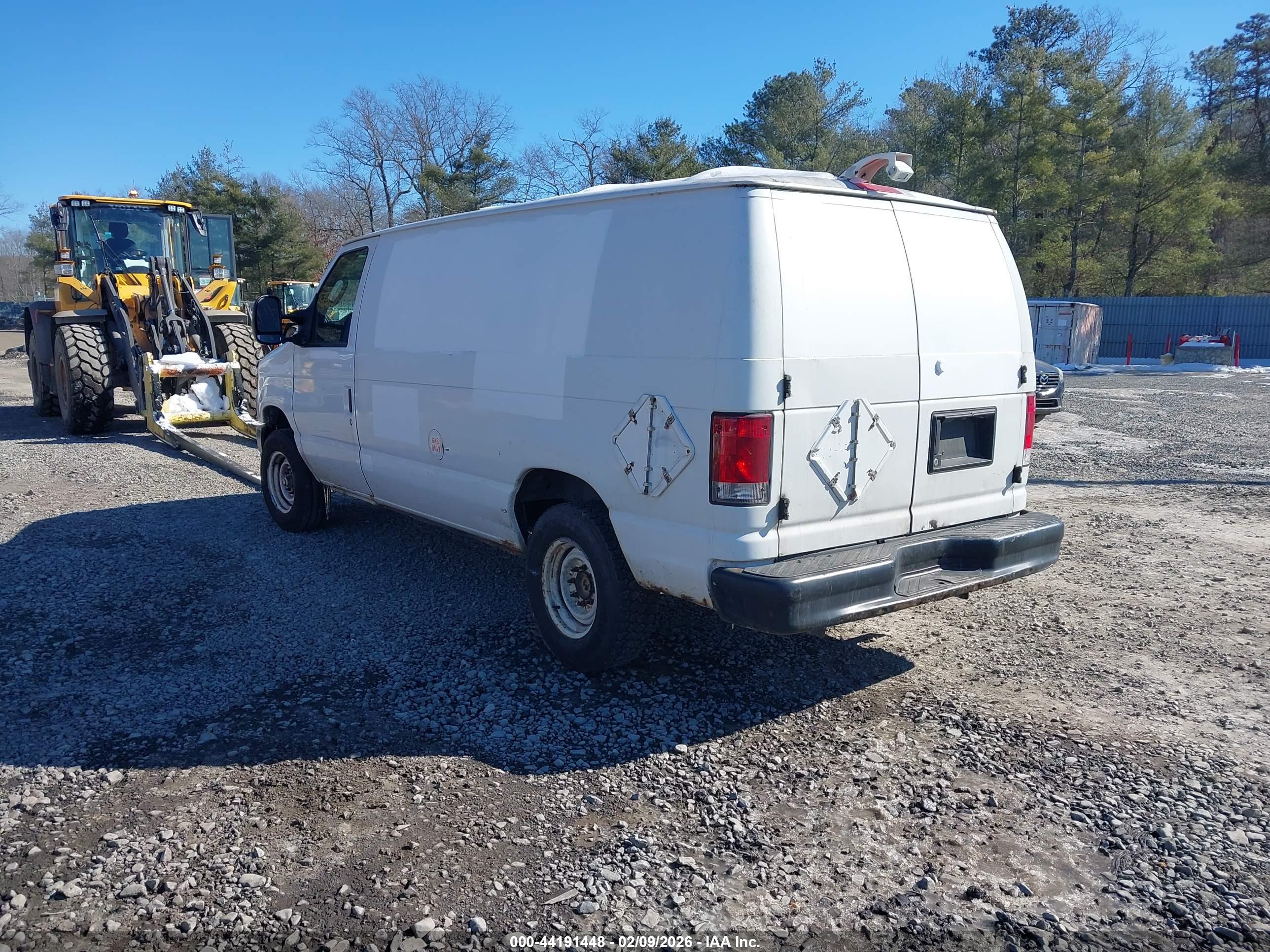 FORD E-150 image 3