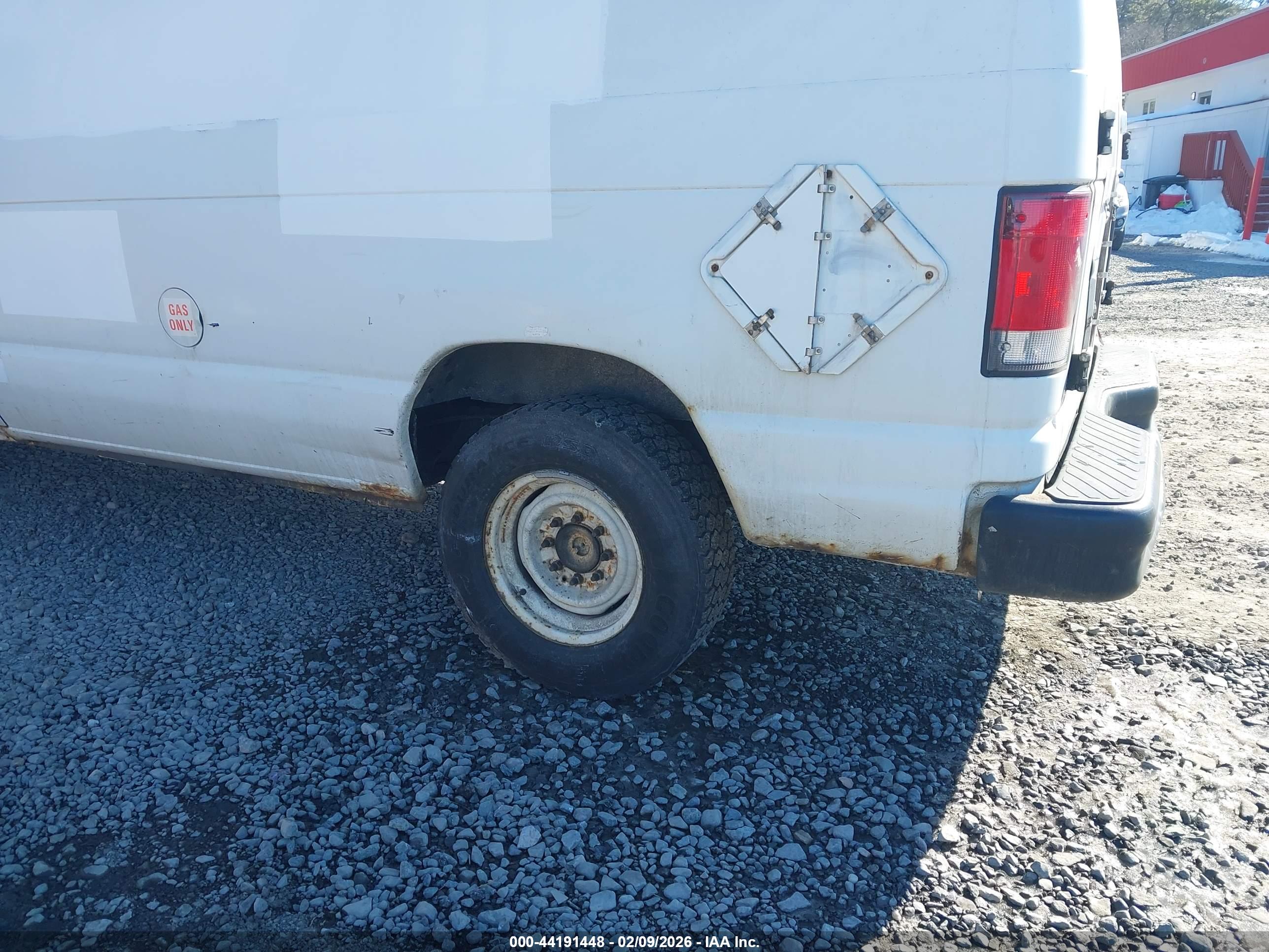 FORD E-150 image 6