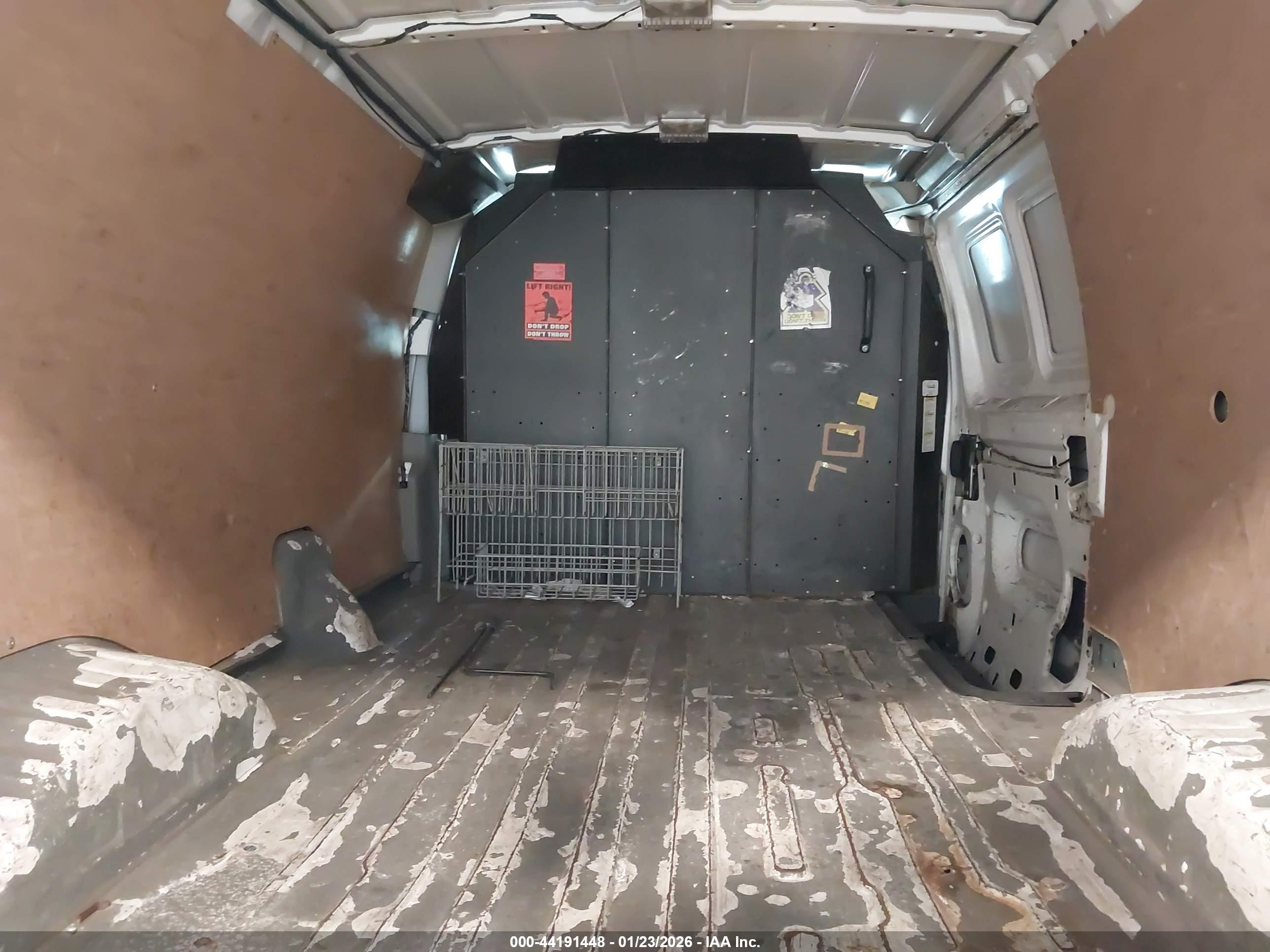 FORD E-150 image 8
