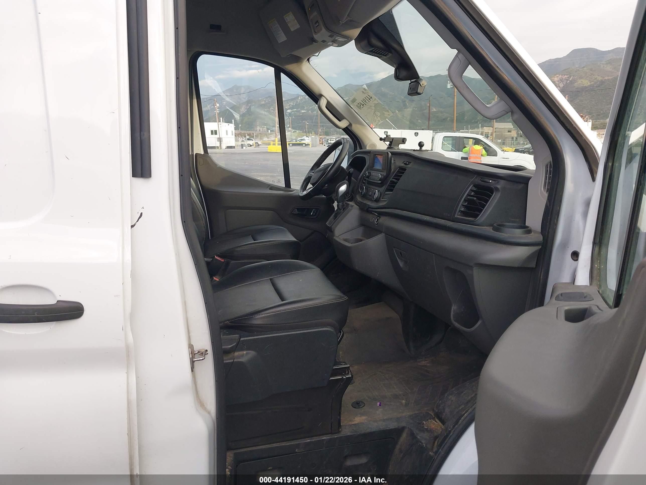 FORD TRANSIT-350 image 5