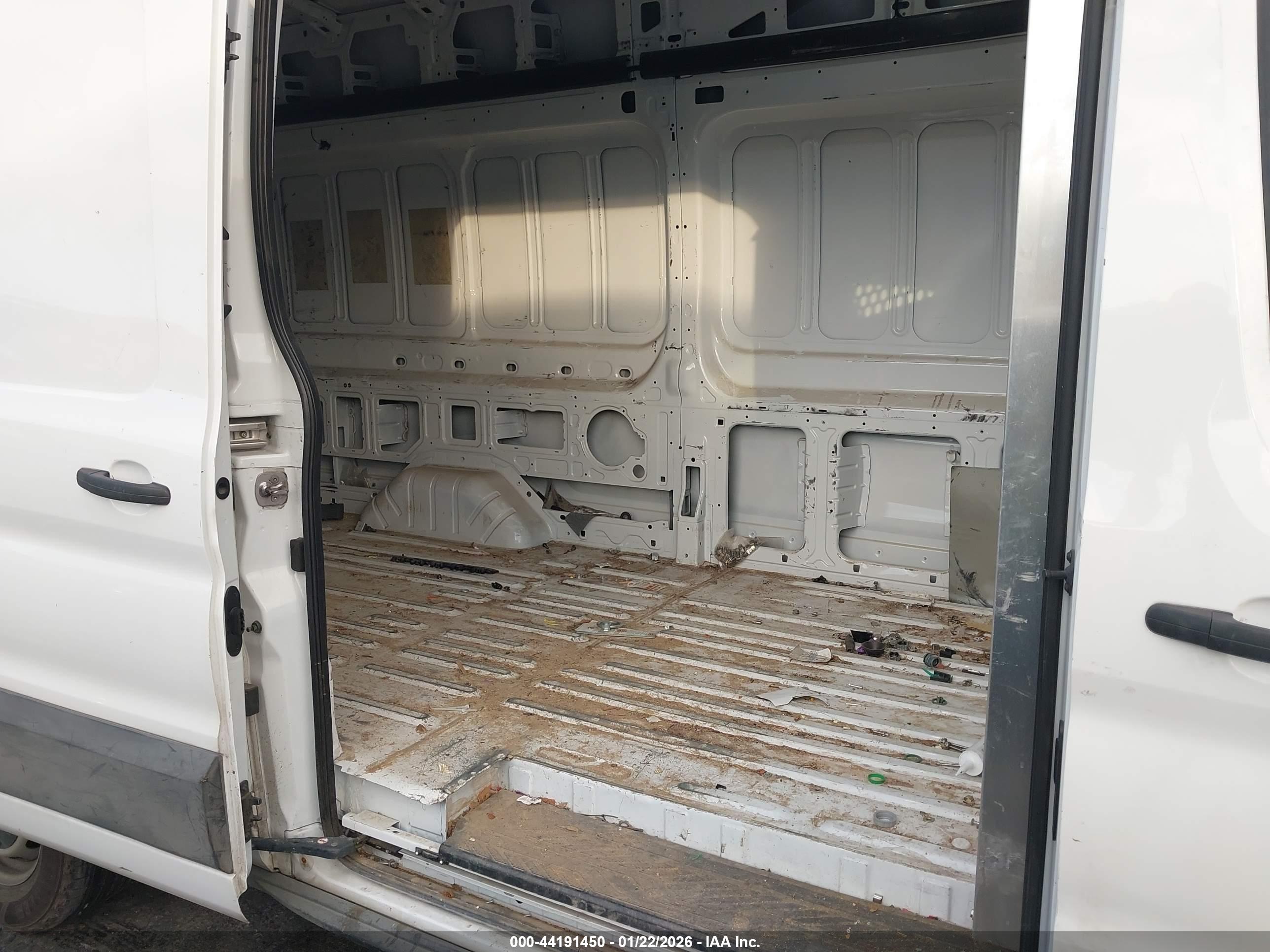 FORD TRANSIT-350 image 8