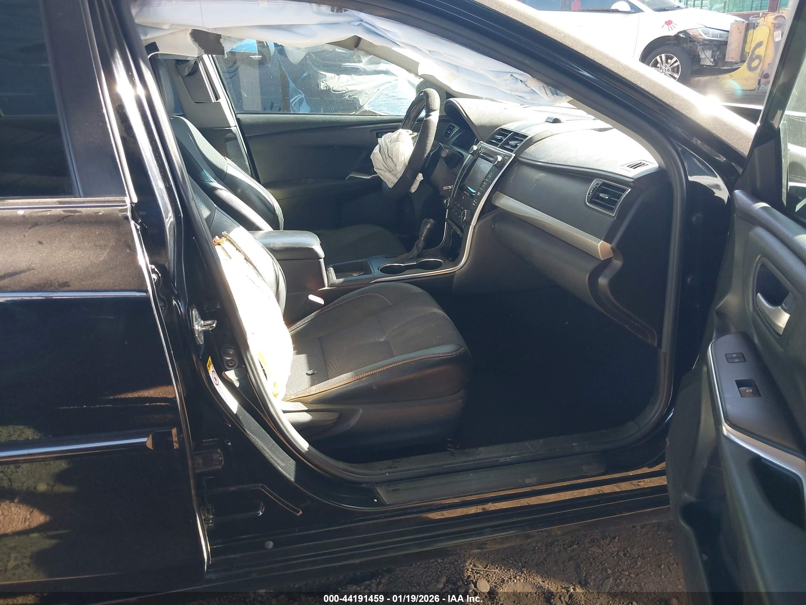 TOYOTA CAMRY image 5