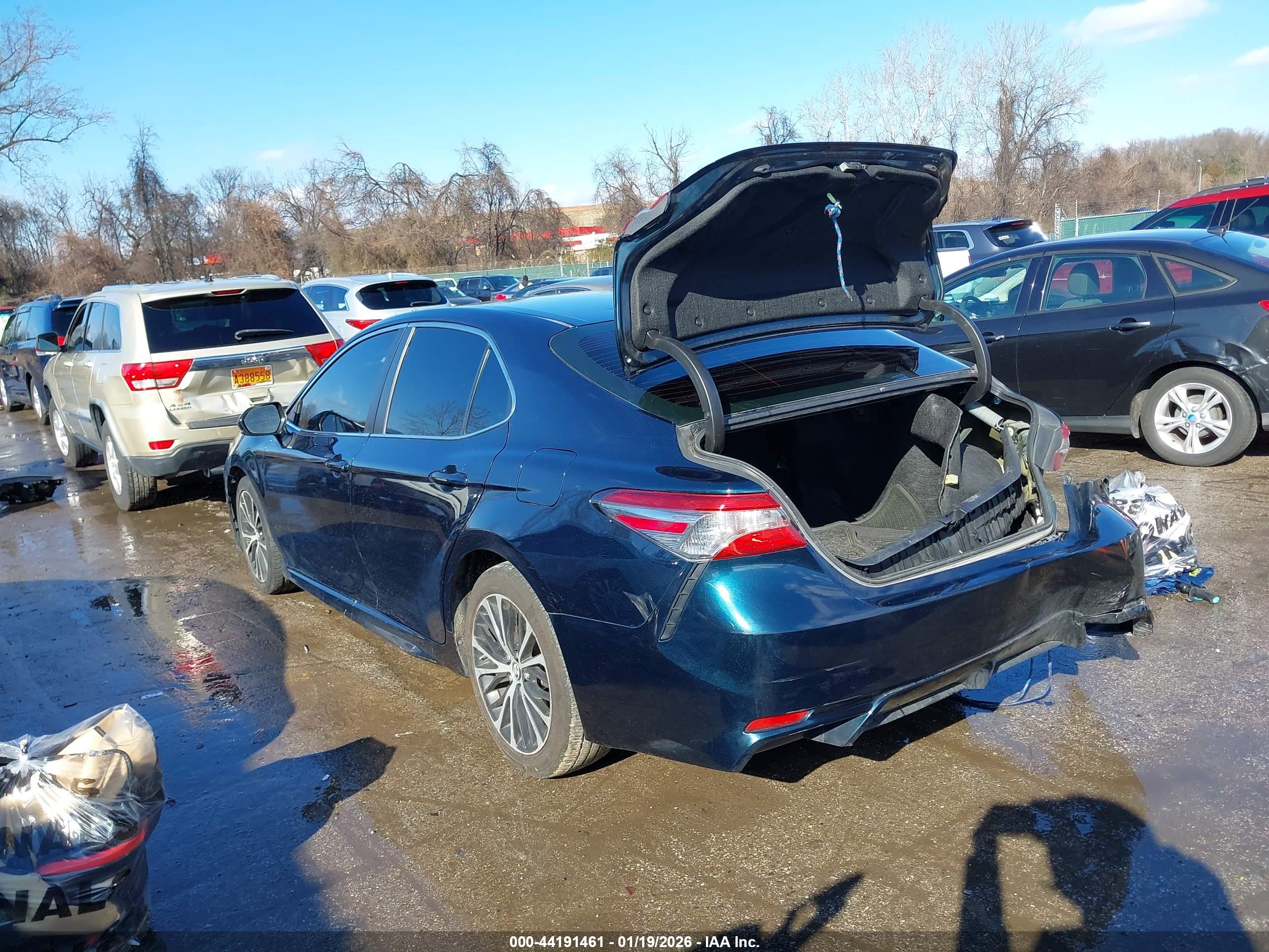 TOYOTA CAMRY image 3