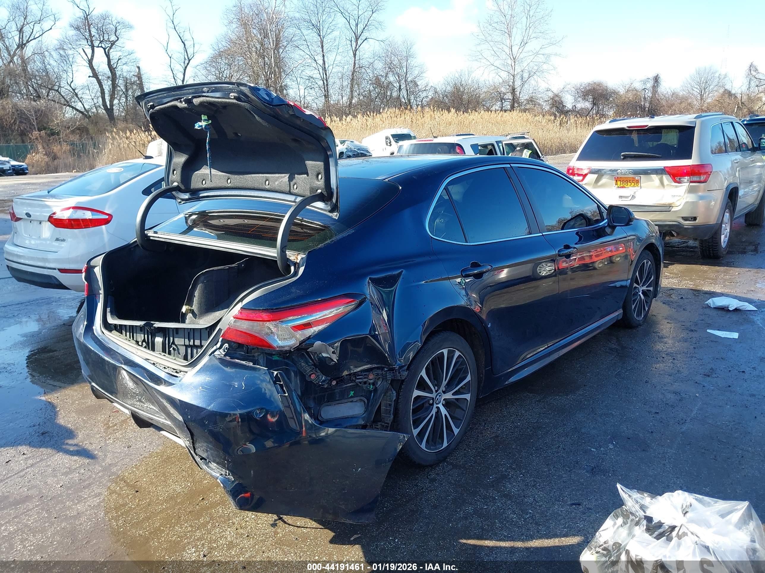 TOYOTA CAMRY image 4