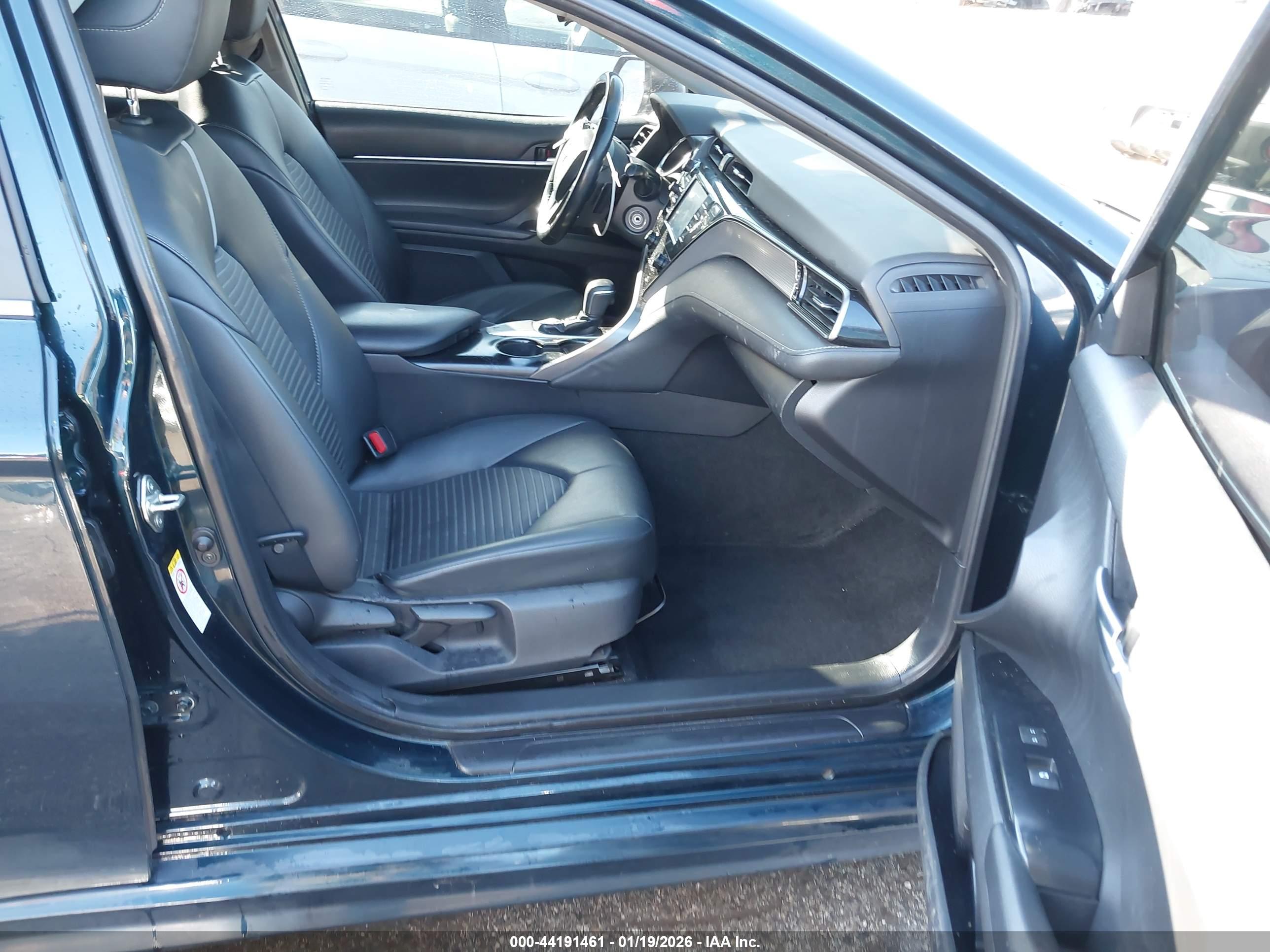TOYOTA CAMRY image 5