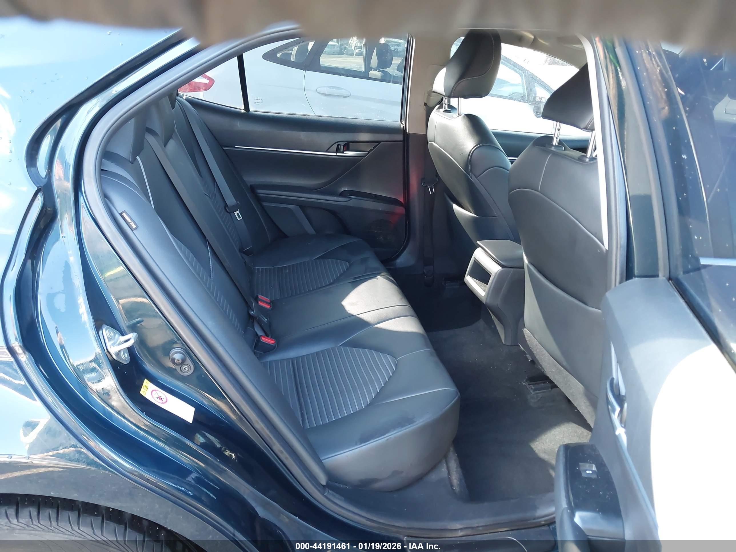 TOYOTA CAMRY image 8