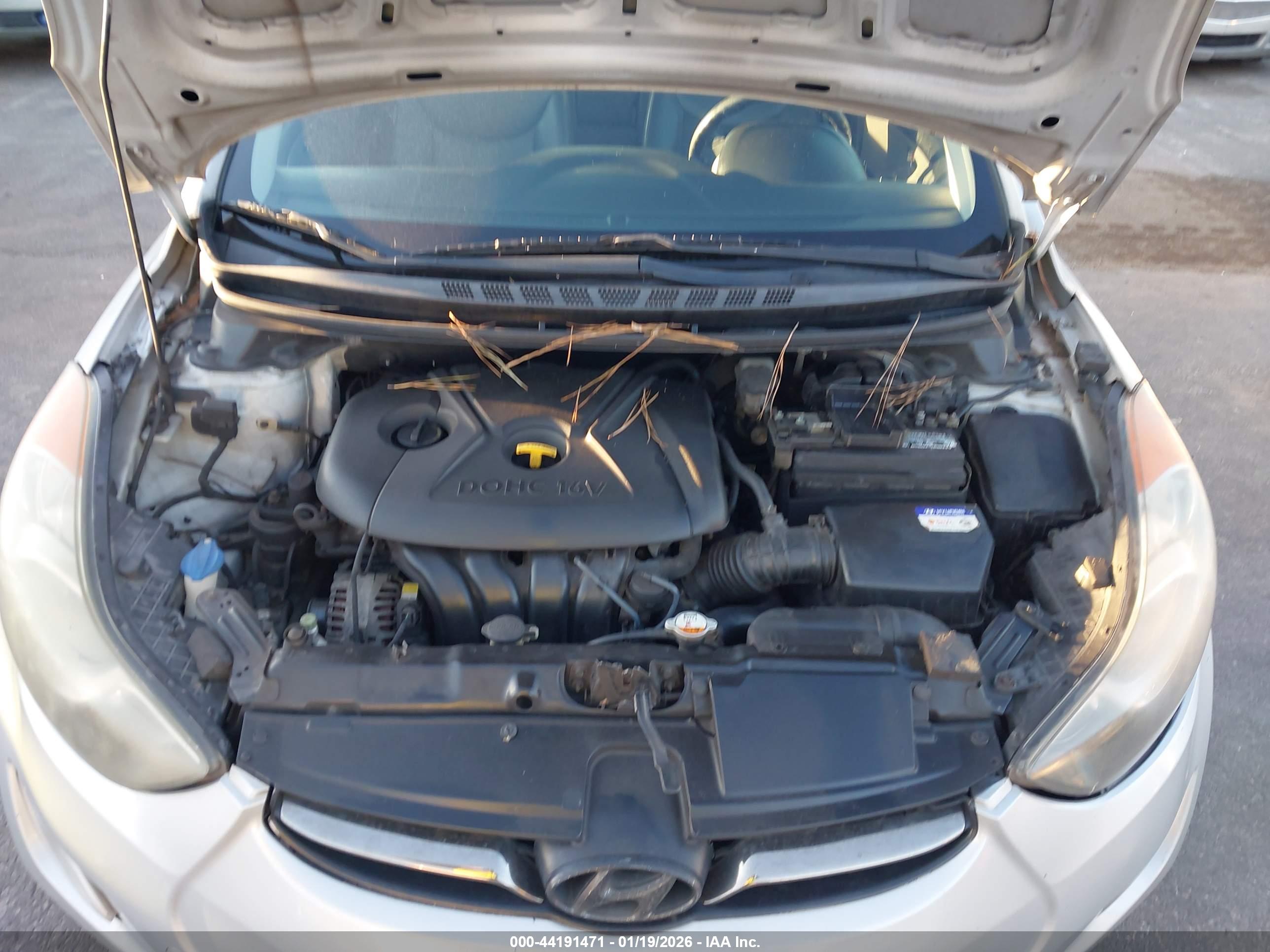 HYUNDAI ELANTRA image 10
