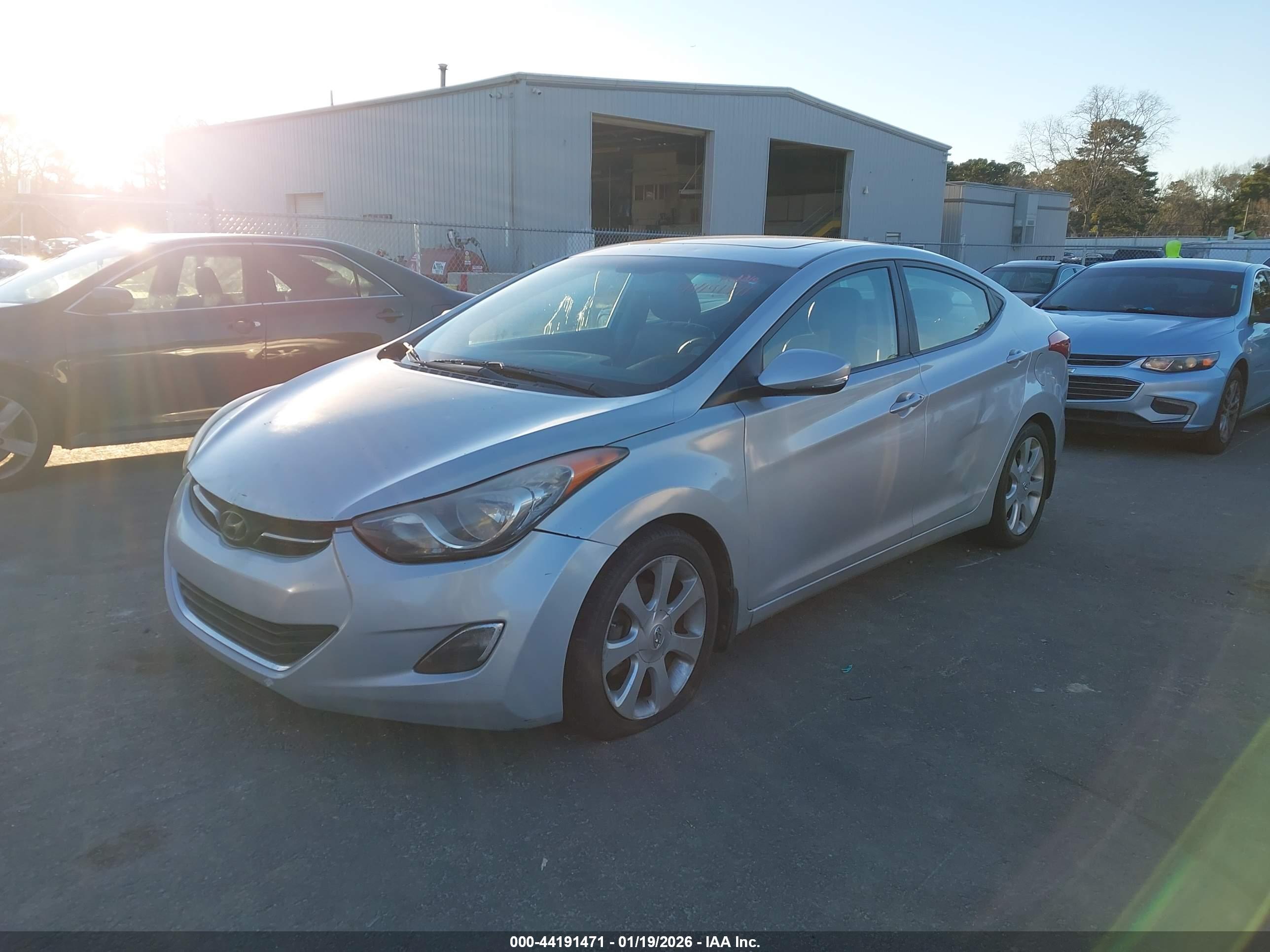 HYUNDAI ELANTRA image 2
