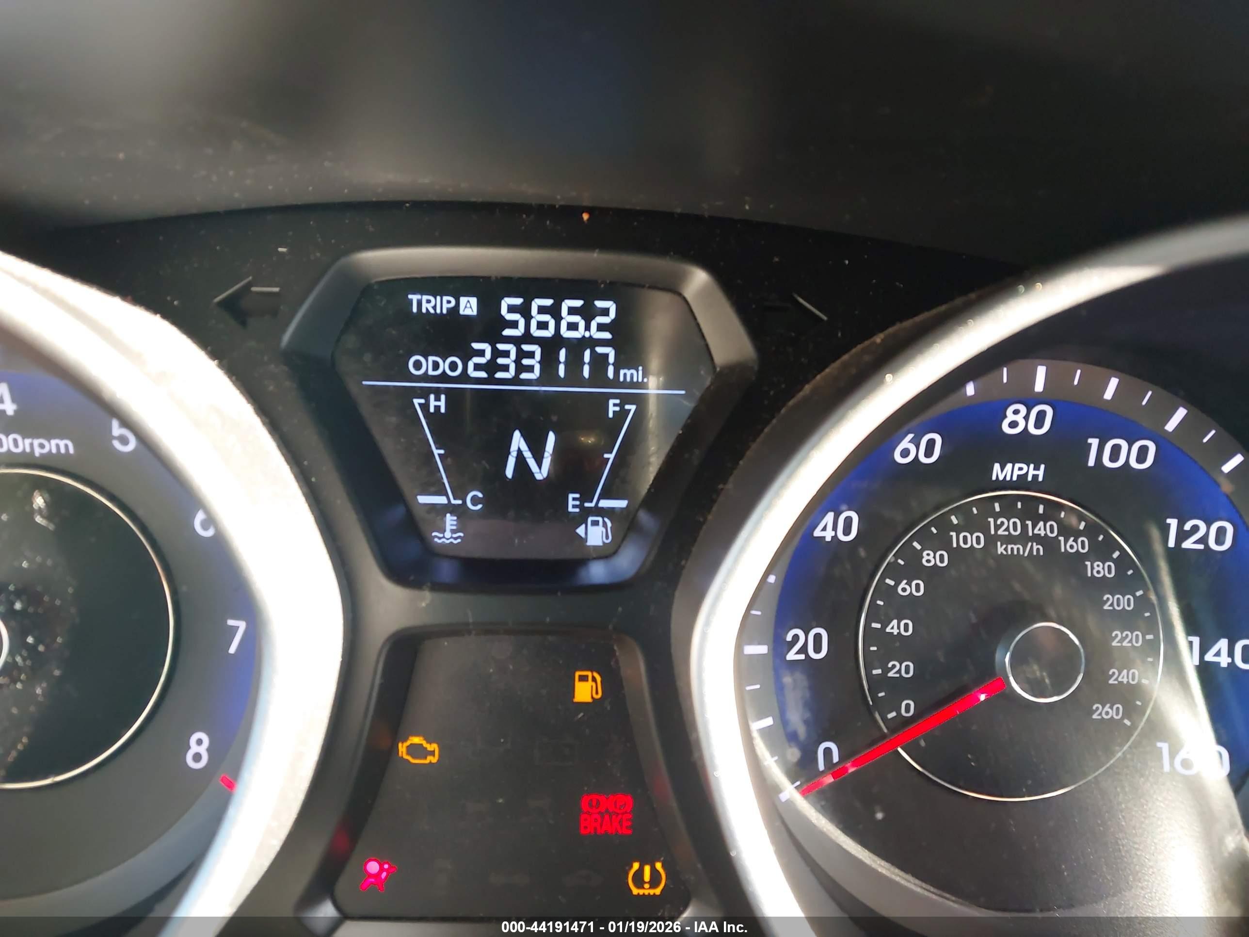 HYUNDAI ELANTRA image 7