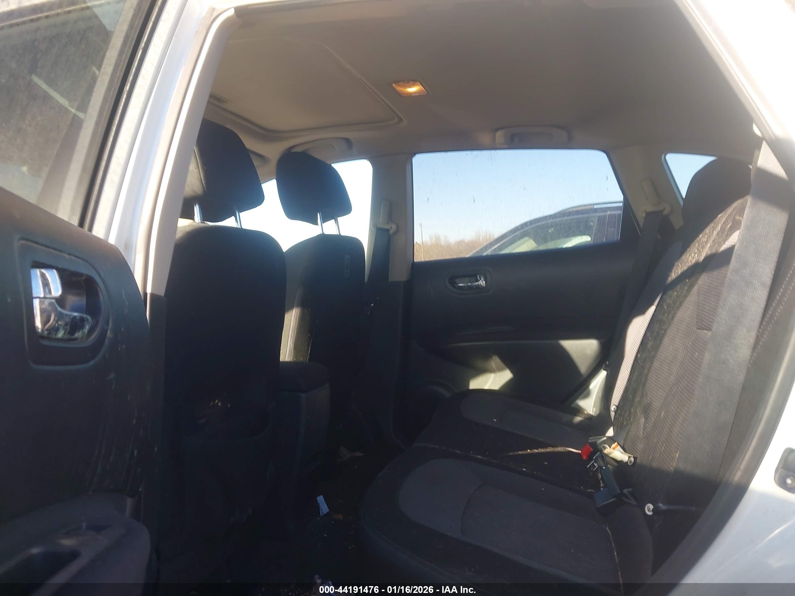 NISSAN ROGUE image 8
