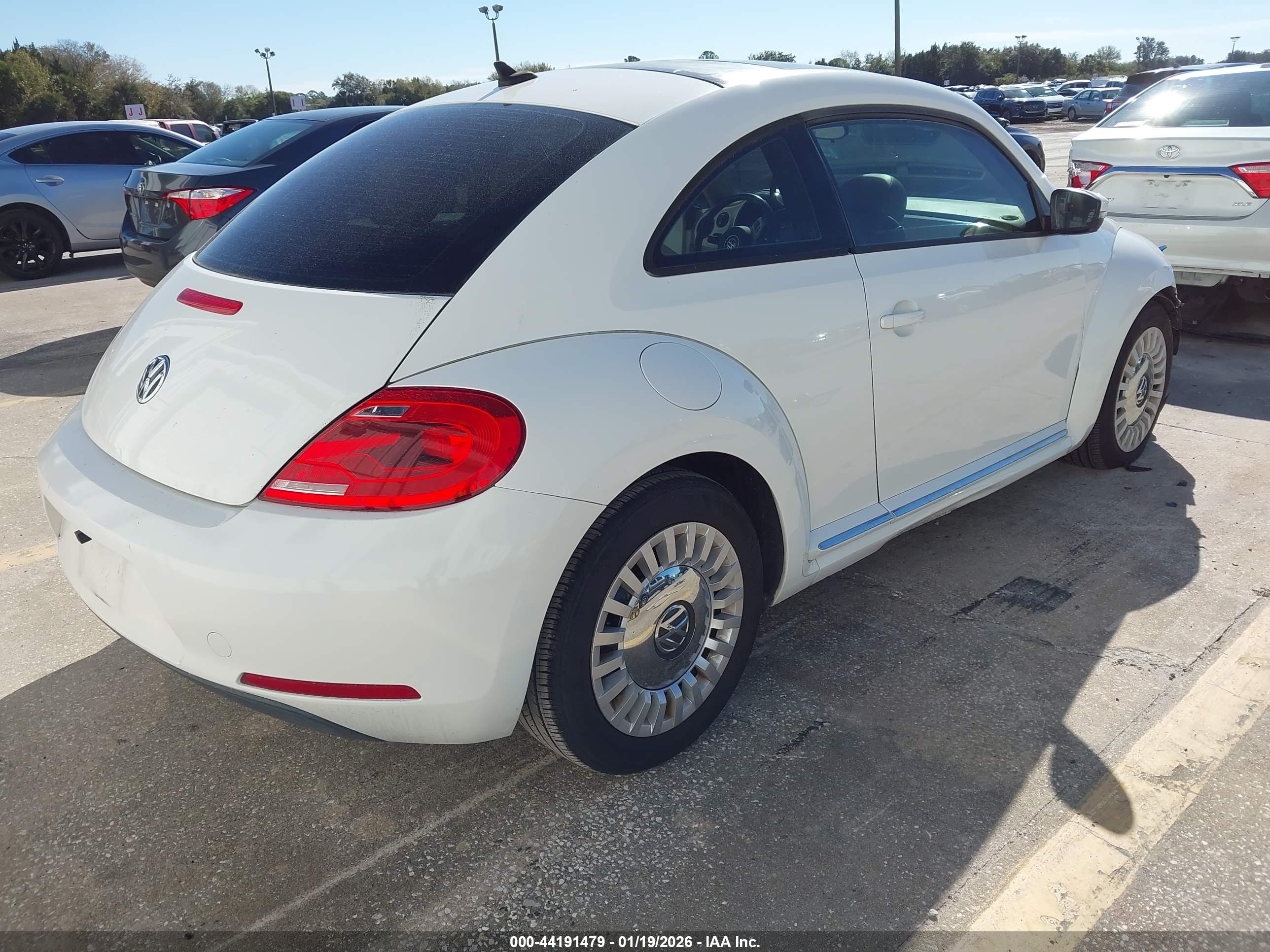VOLKSWAGEN BEETLE image 4