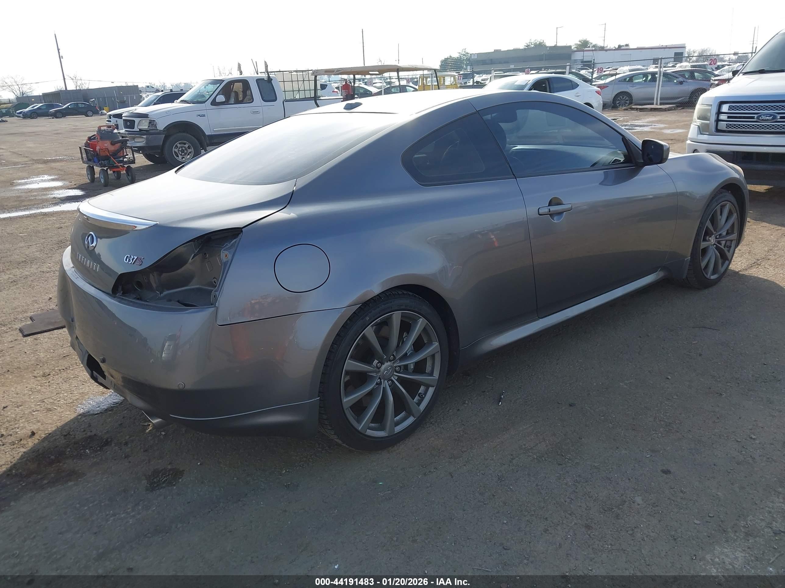 INFINITI G37 image 4