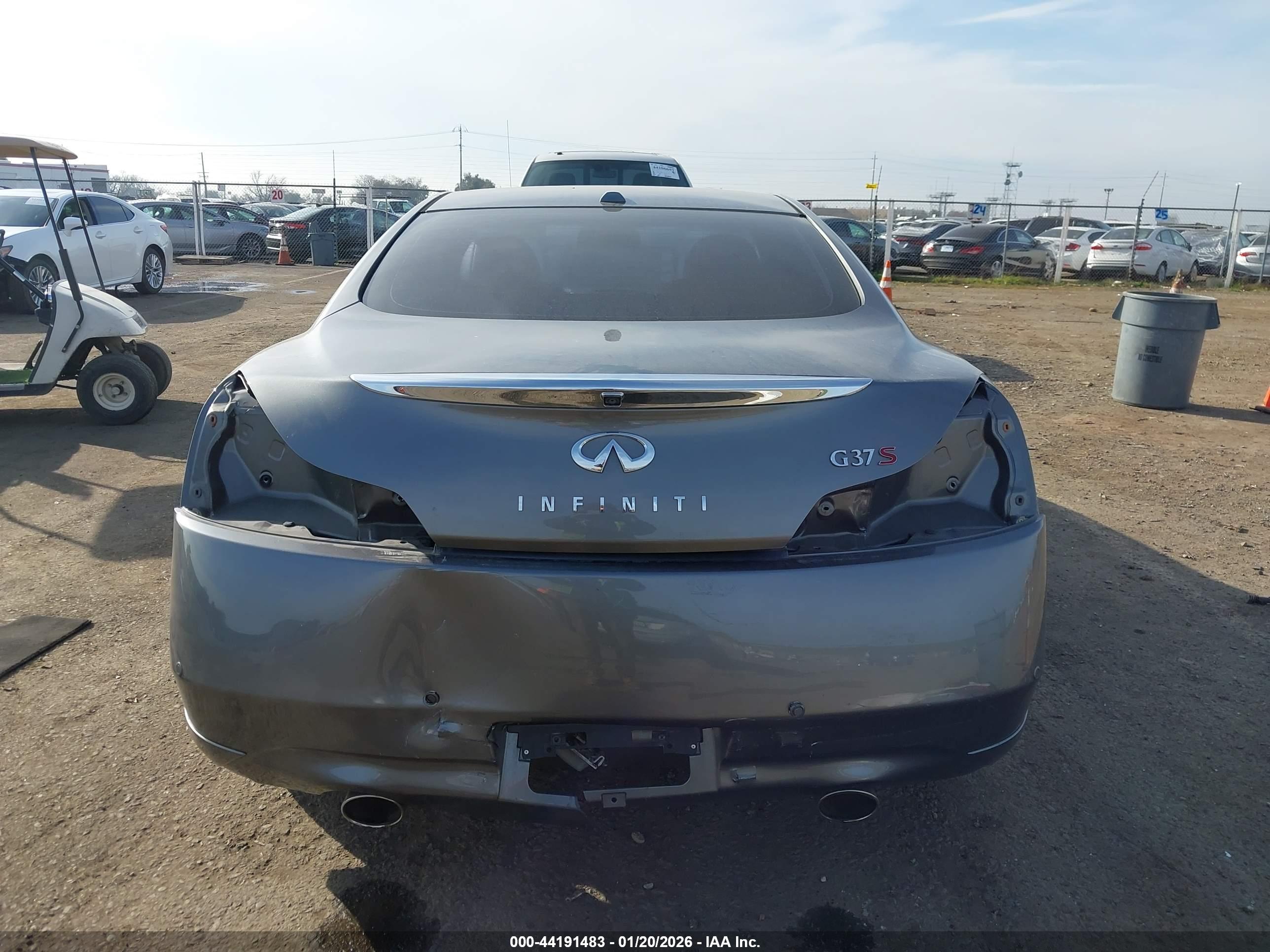INFINITI G37 image 6