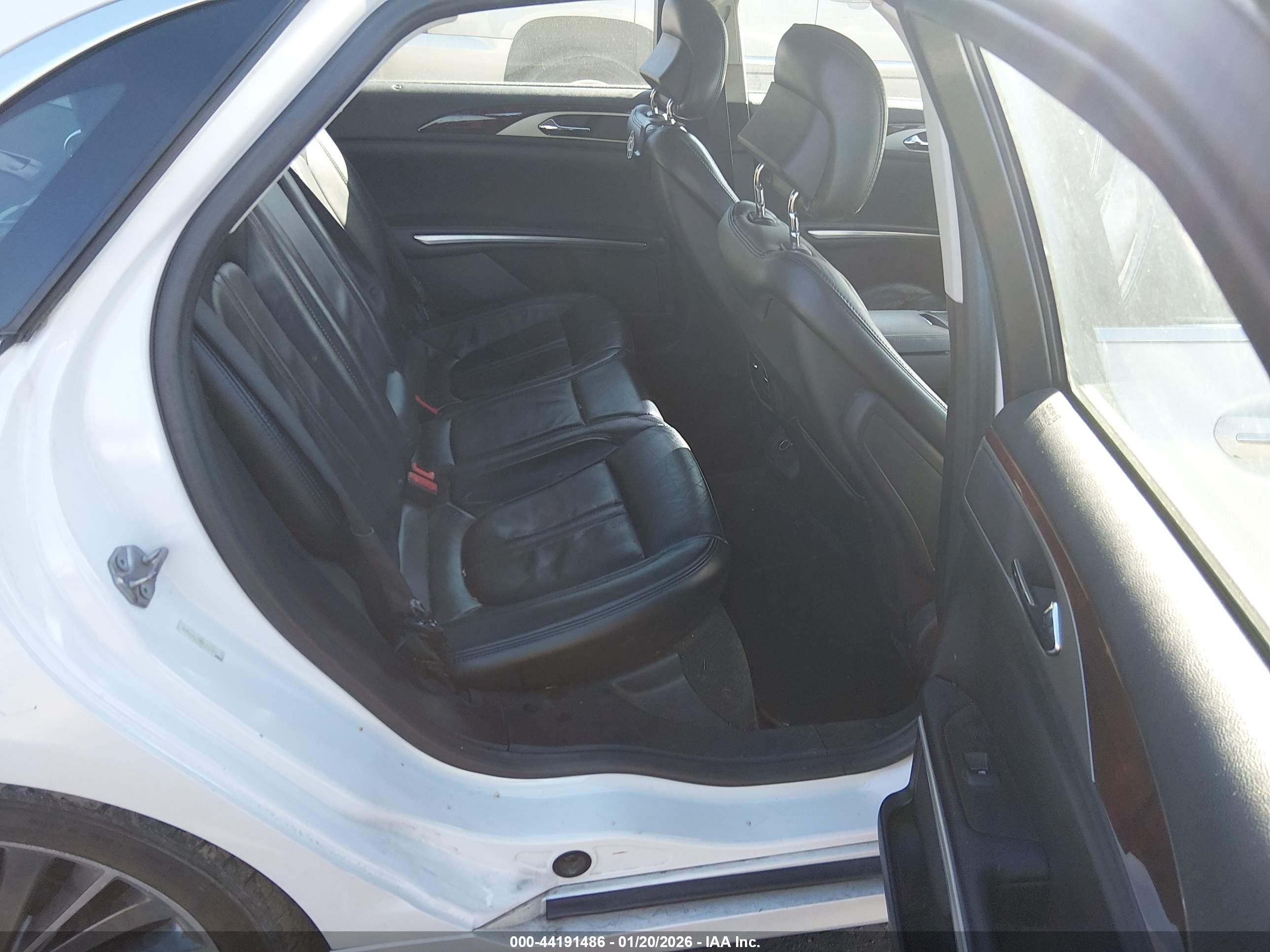 LINCOLN MKZ image 8