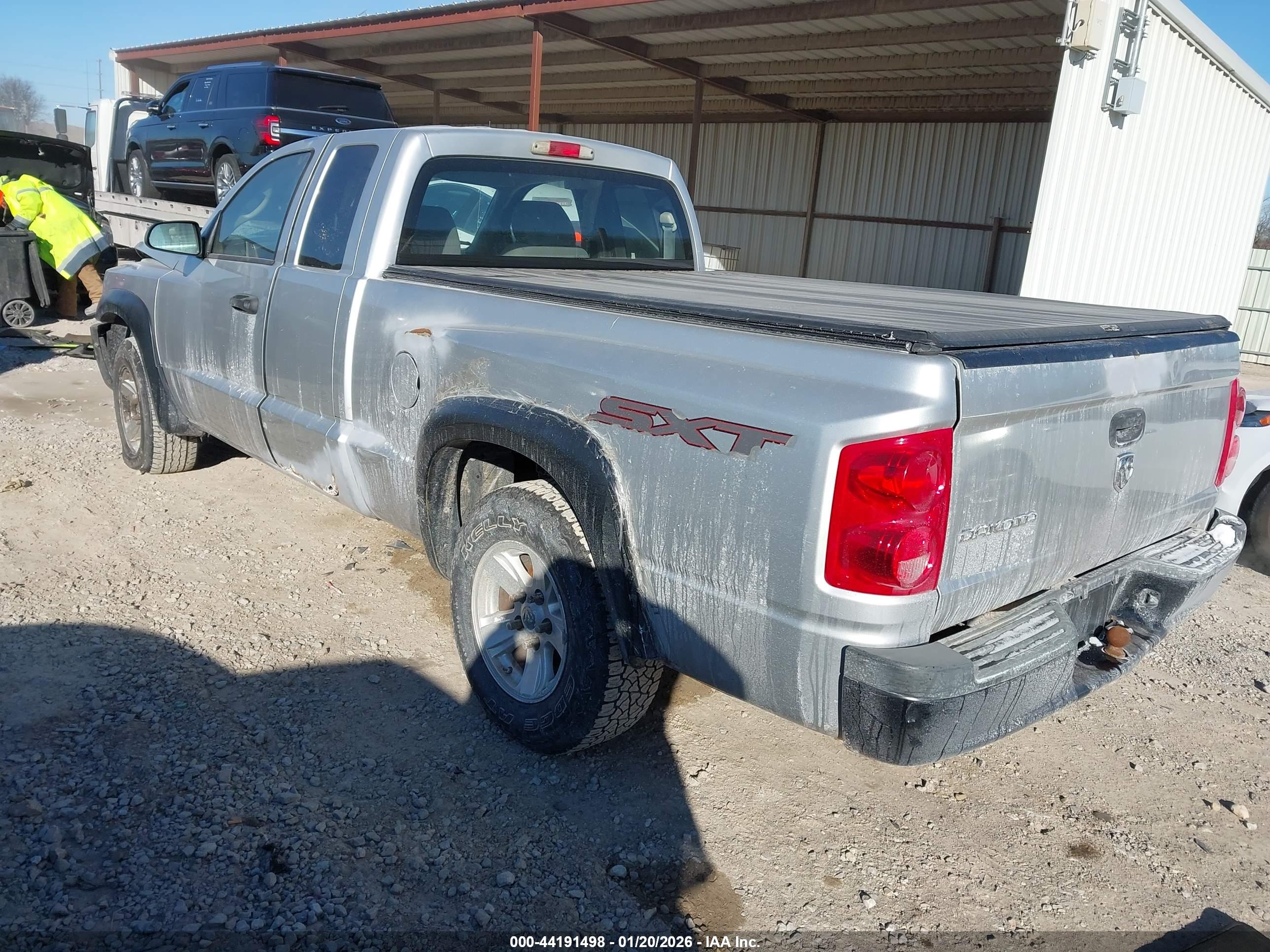 DODGE DAKOTA image 3