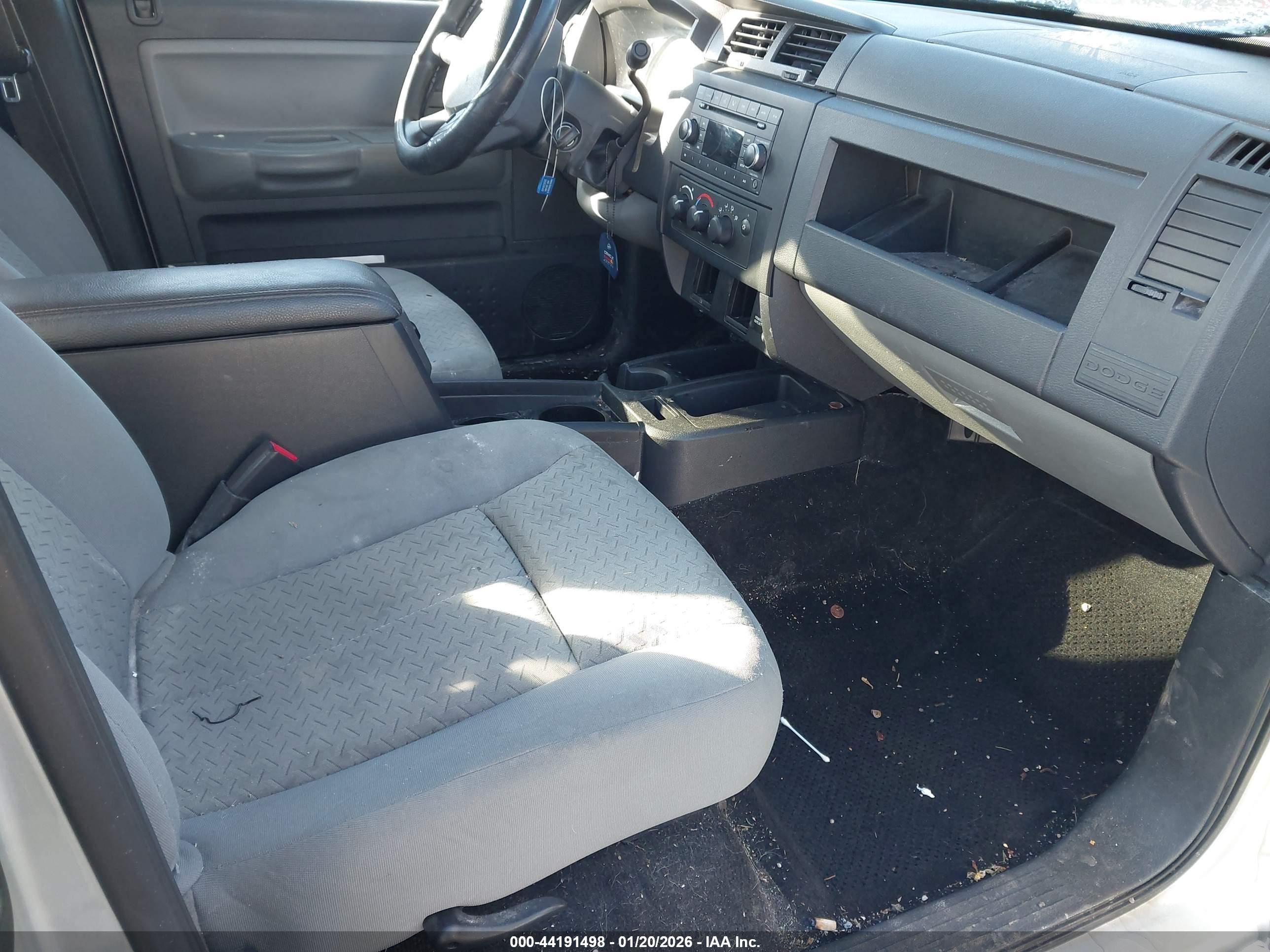 DODGE DAKOTA image 5