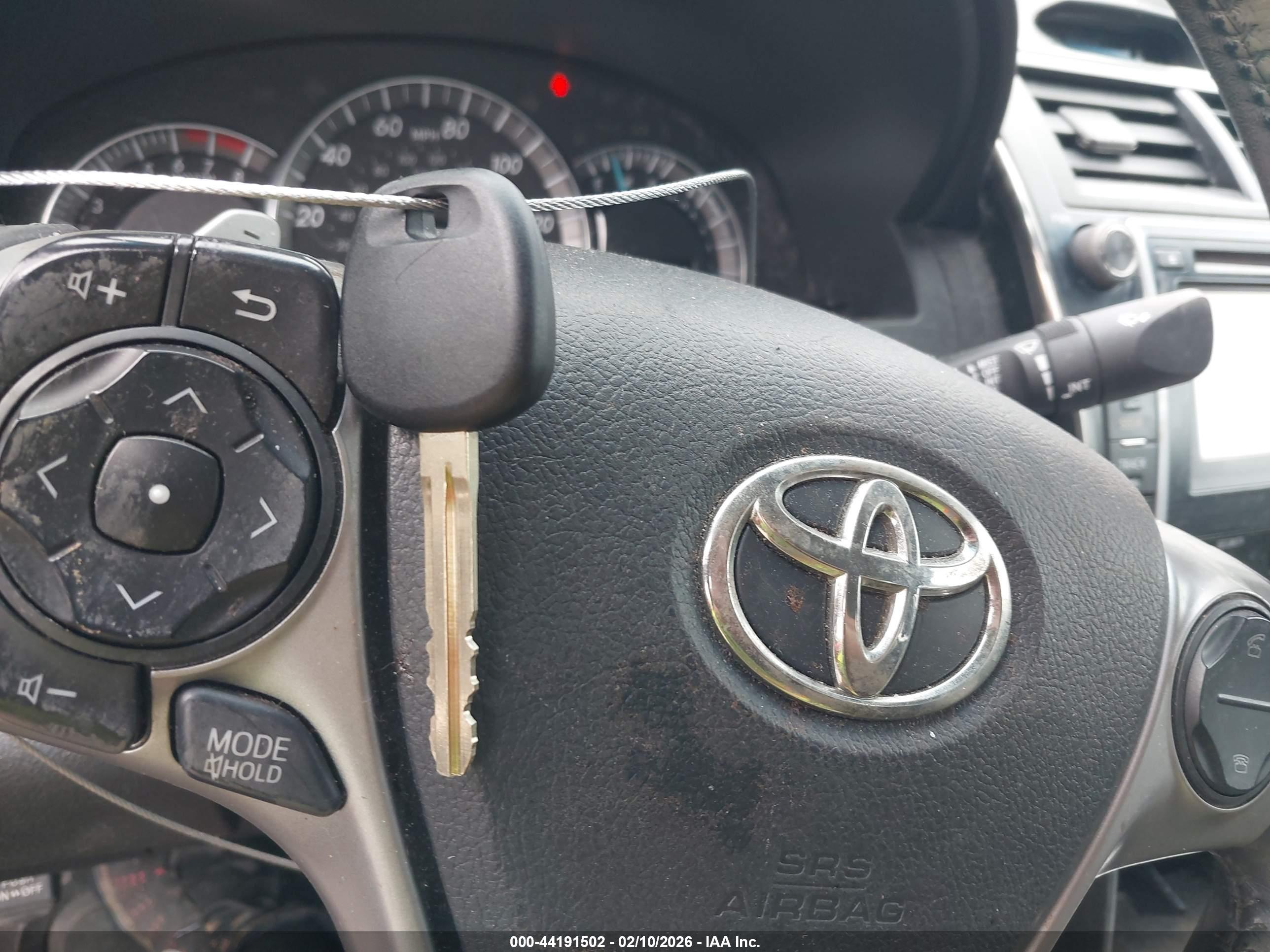 TOYOTA CAMRY image 11