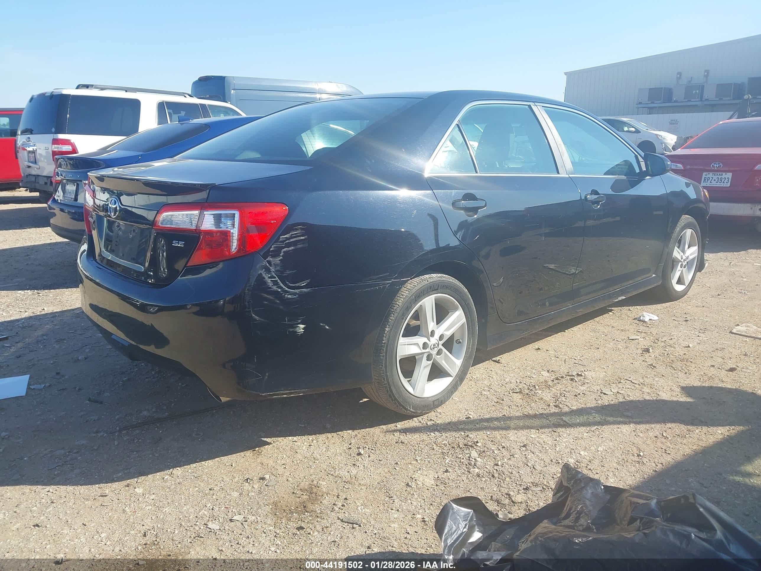 TOYOTA CAMRY image 4