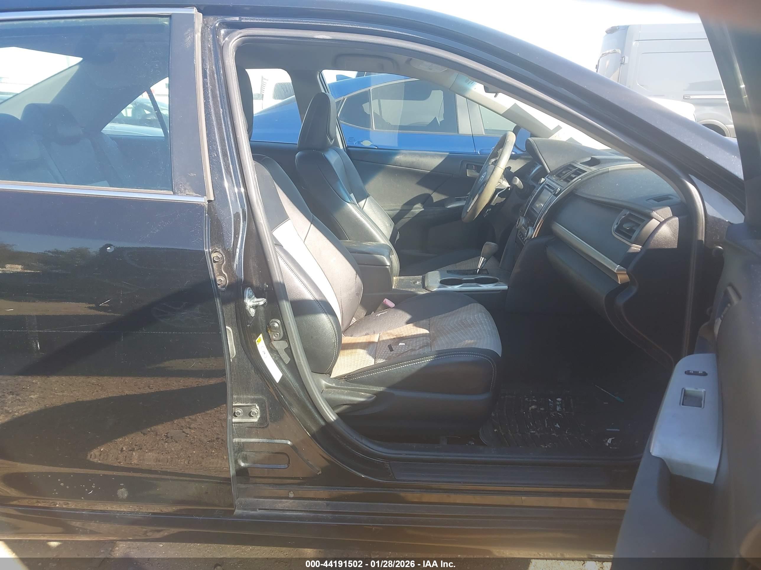 TOYOTA CAMRY image 5
