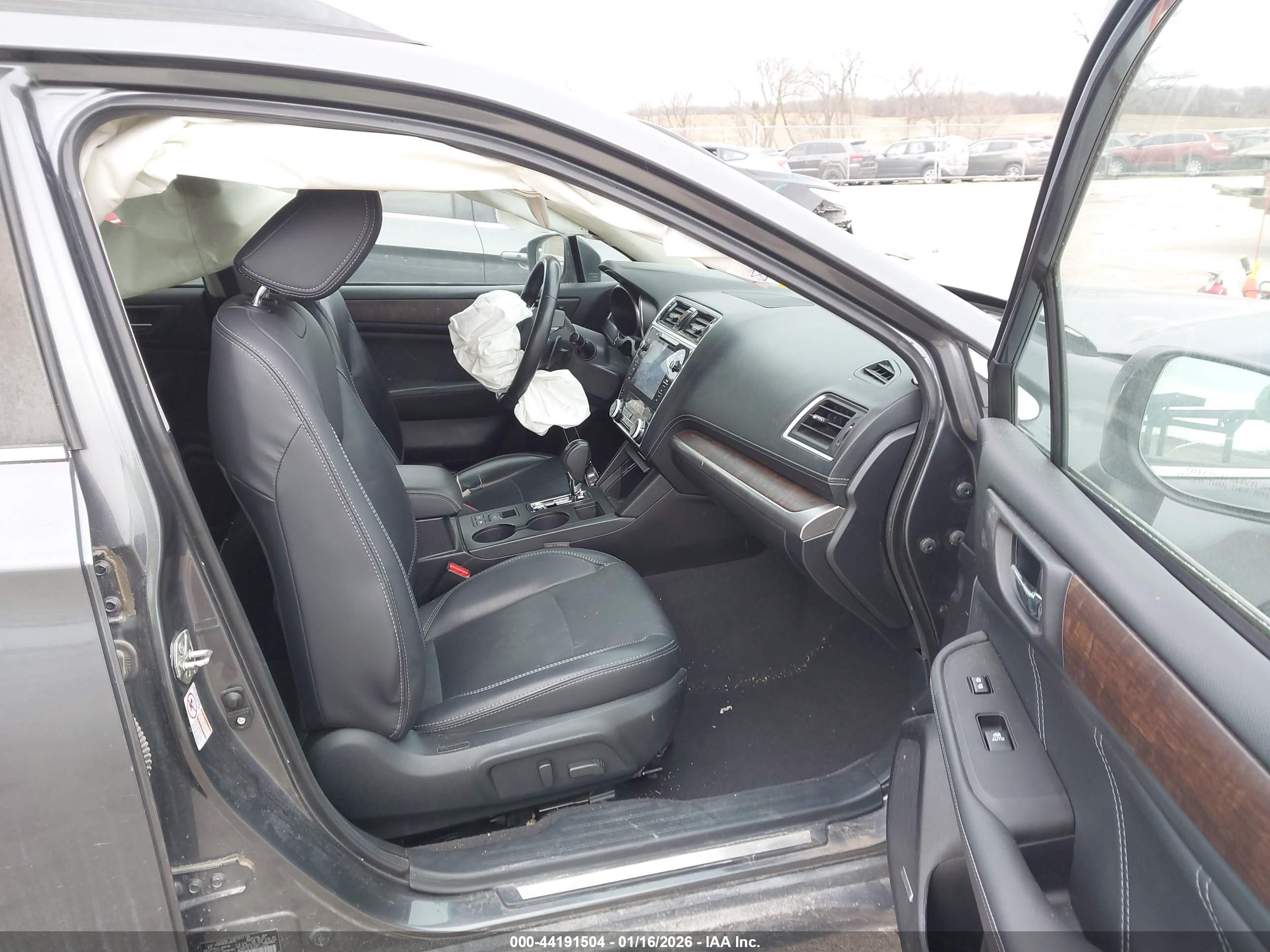 SUBARU OUTBACK image 5