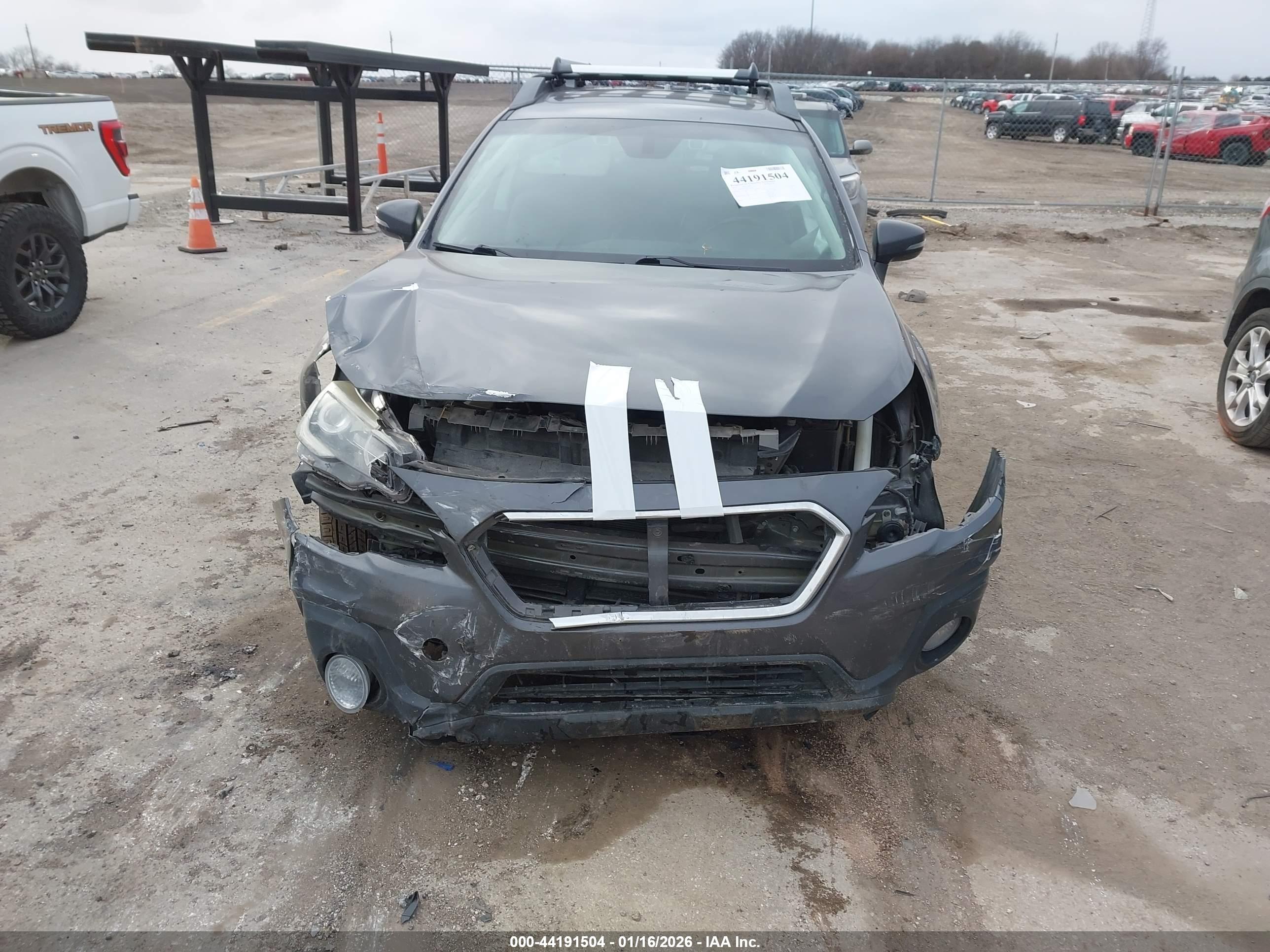 SUBARU OUTBACK image 6