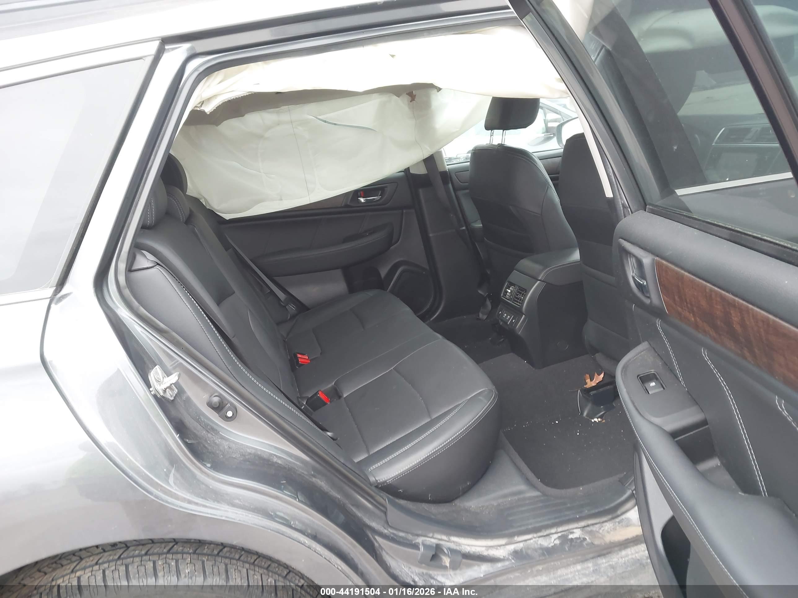 SUBARU OUTBACK image 8