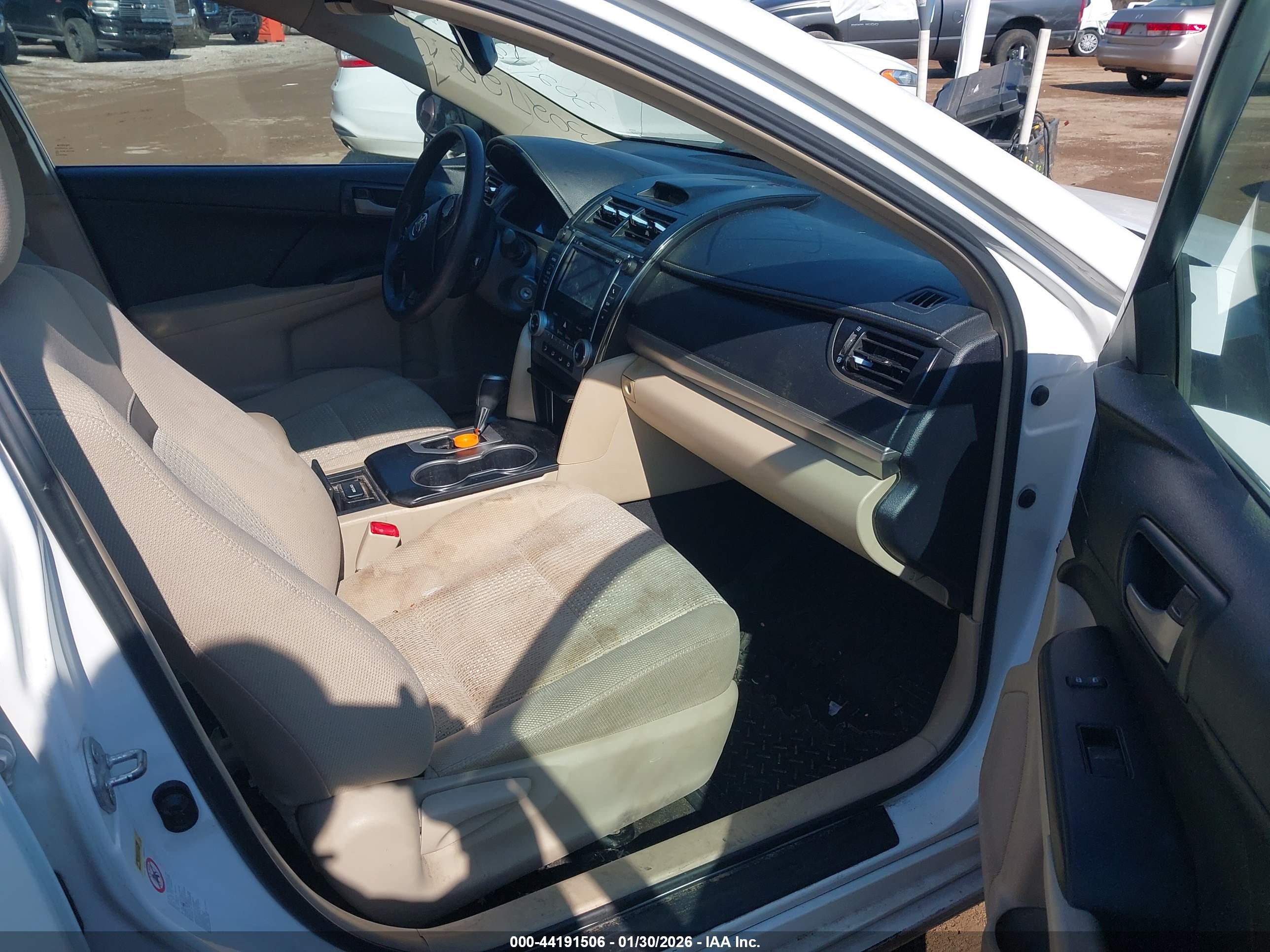 TOYOTA CAMRY image 5