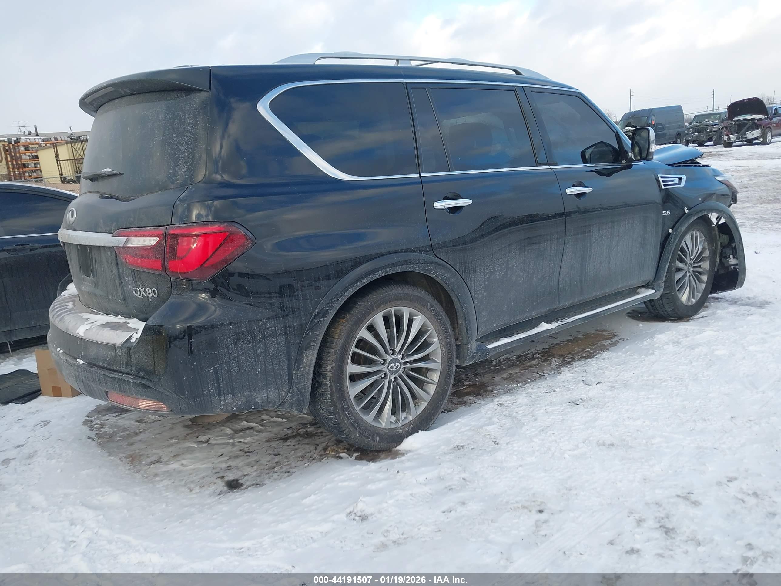 INFINITI QX80 image 4