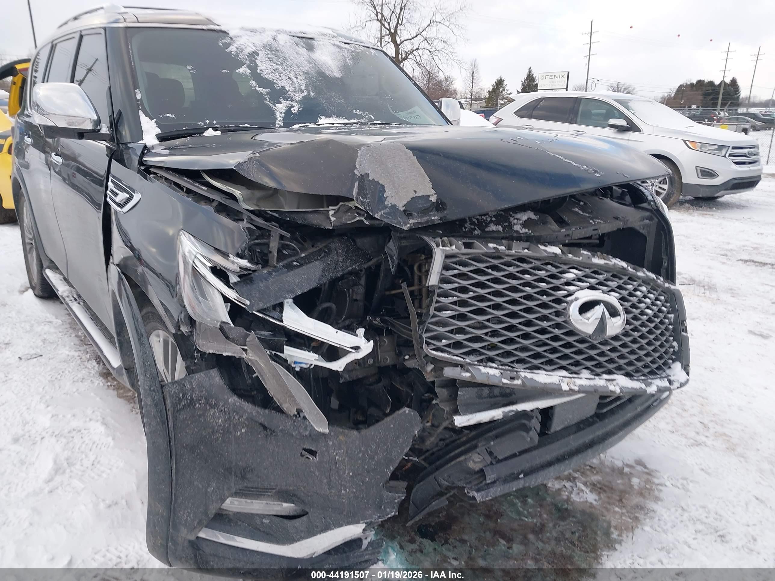 INFINITI QX80 image 6